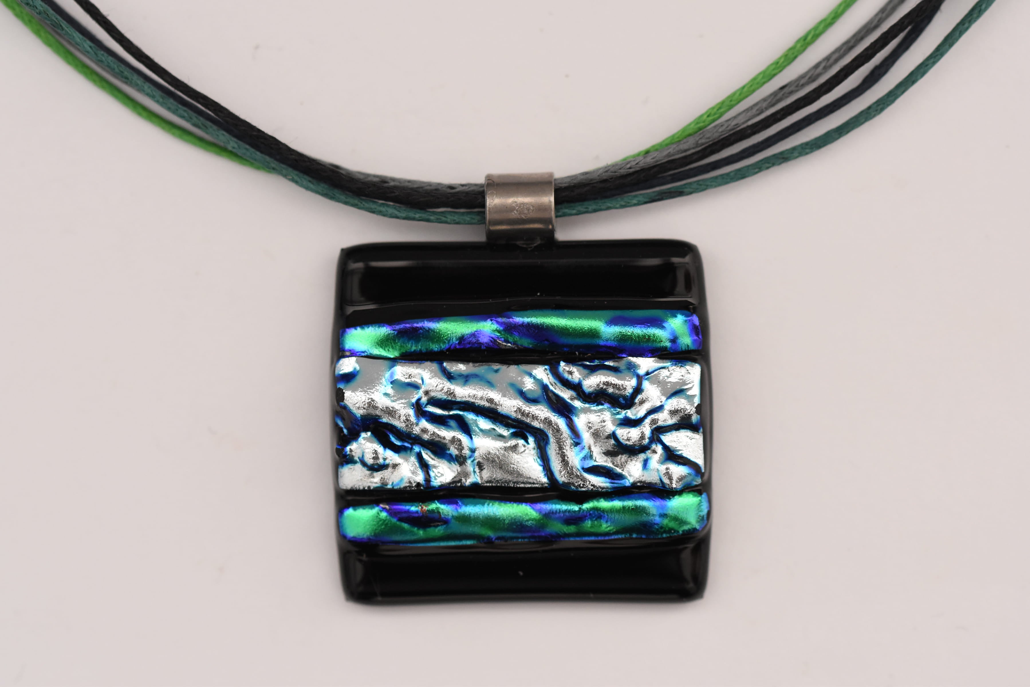 Kézzel készült üveg medál