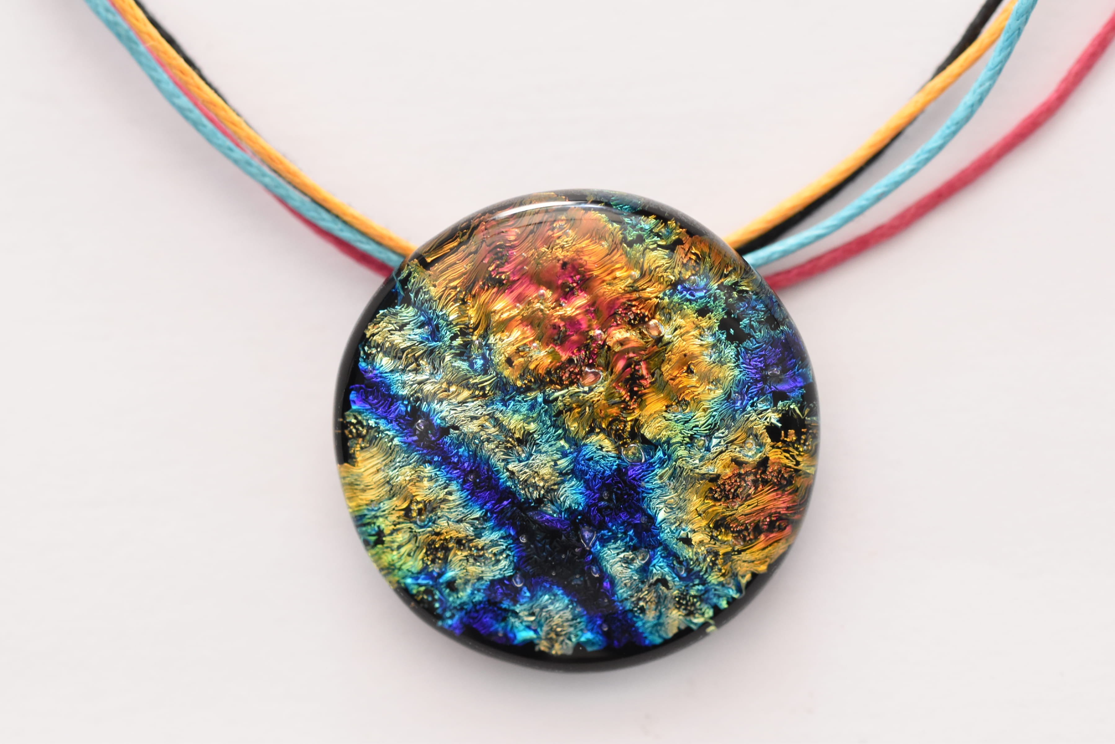 Kézzel készült üveg medál