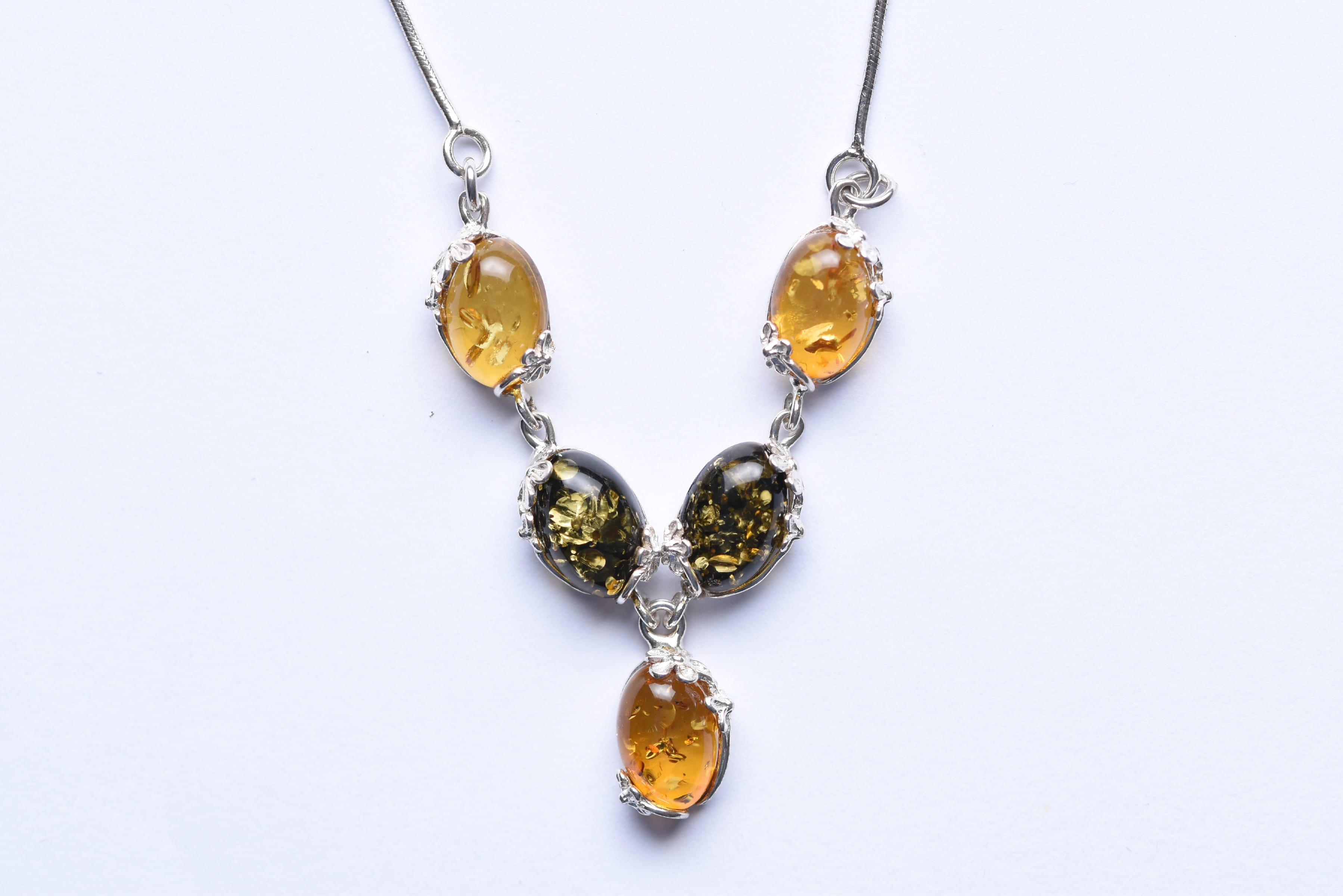 Lengyel borostyán nyakék ezüst foglalatban