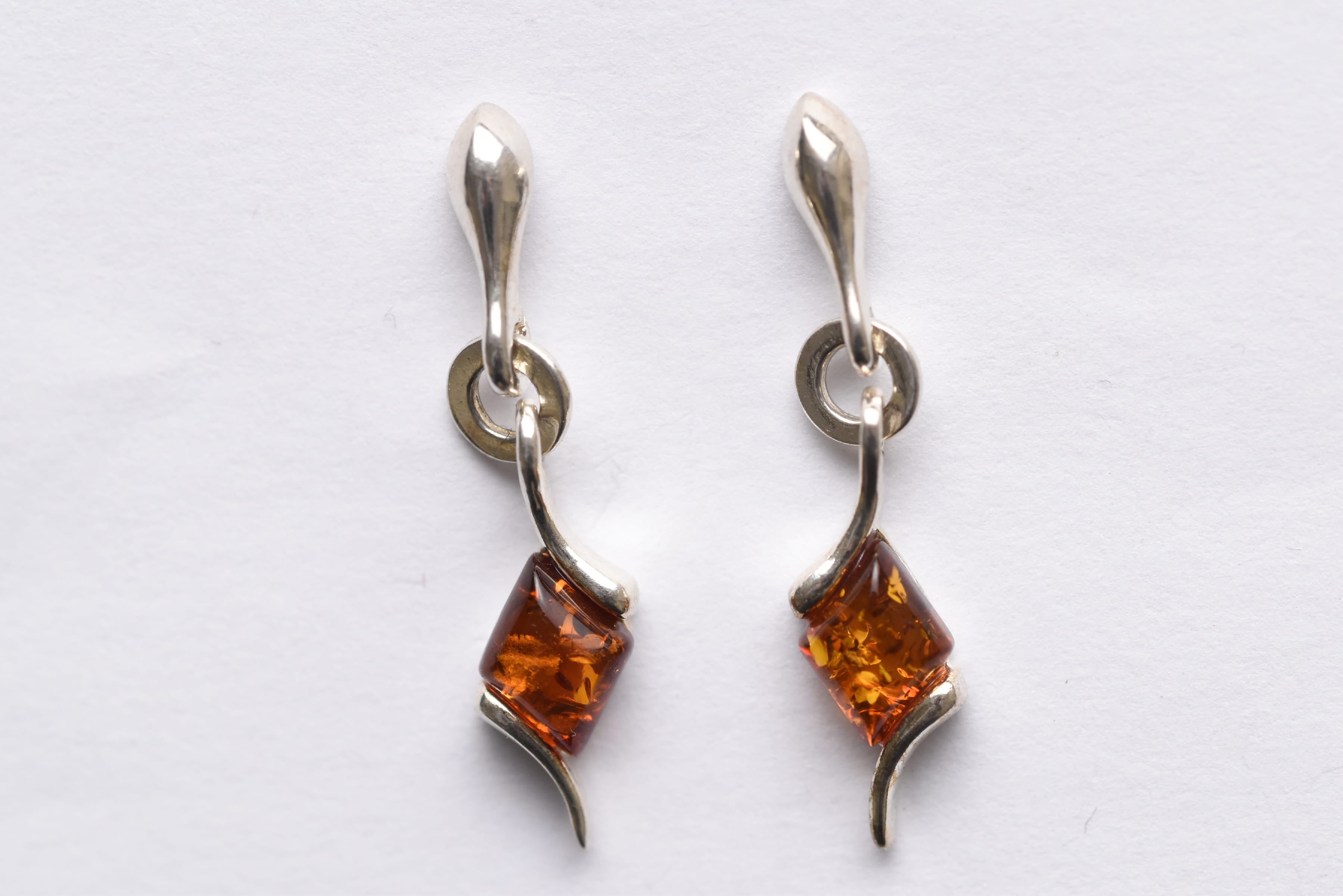 Lengyel borostyán fülbevaló ezüst foglalatban