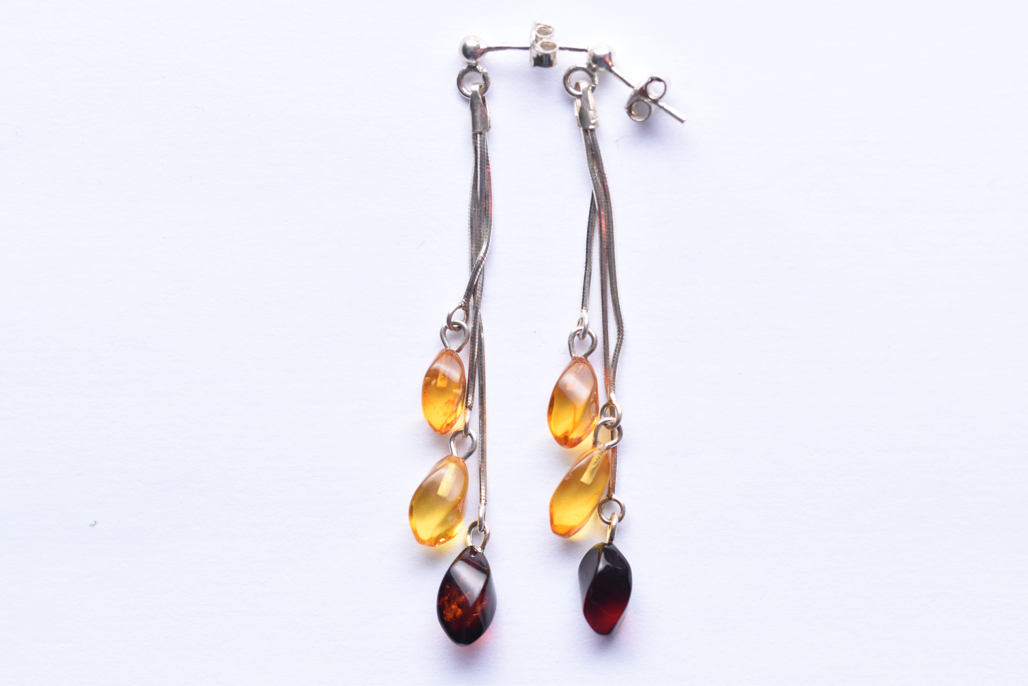 Lengyel borostyán fülbevaló ezüsttel kombinálva