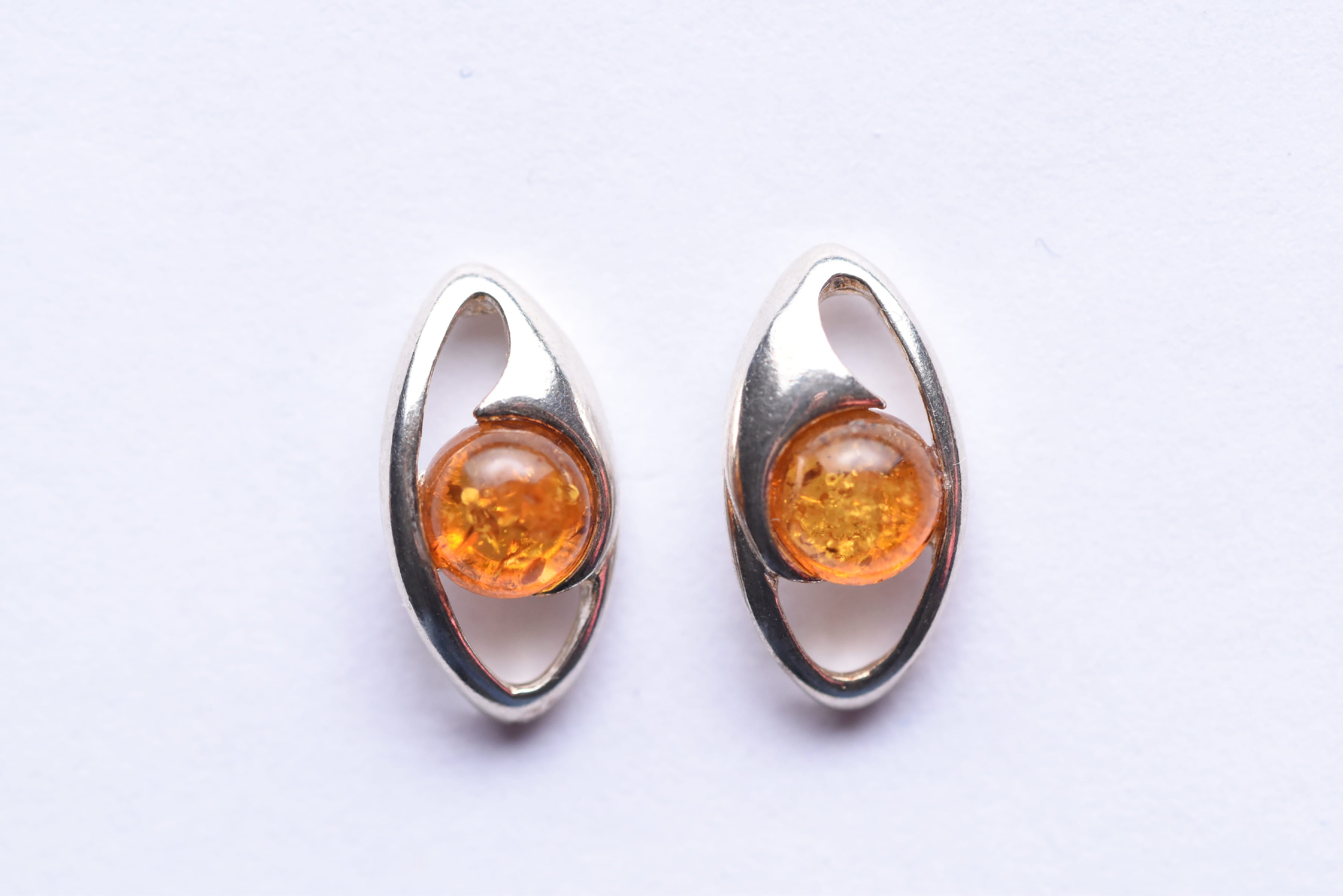 Lengyel borostyán fülbevaló ezüst foglalatban