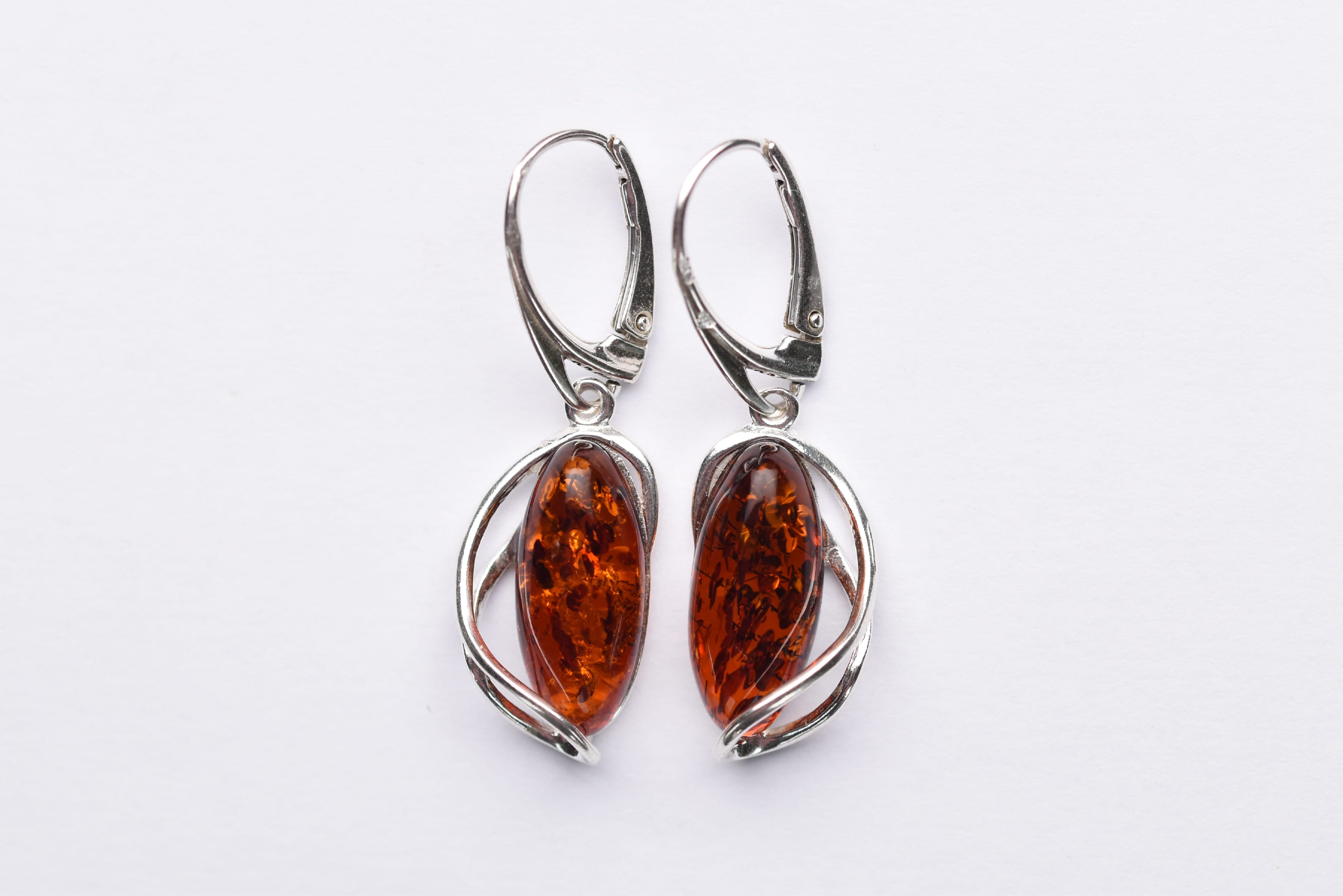 Lengyel borostyánkő fülbevaló ezüst foglalatban