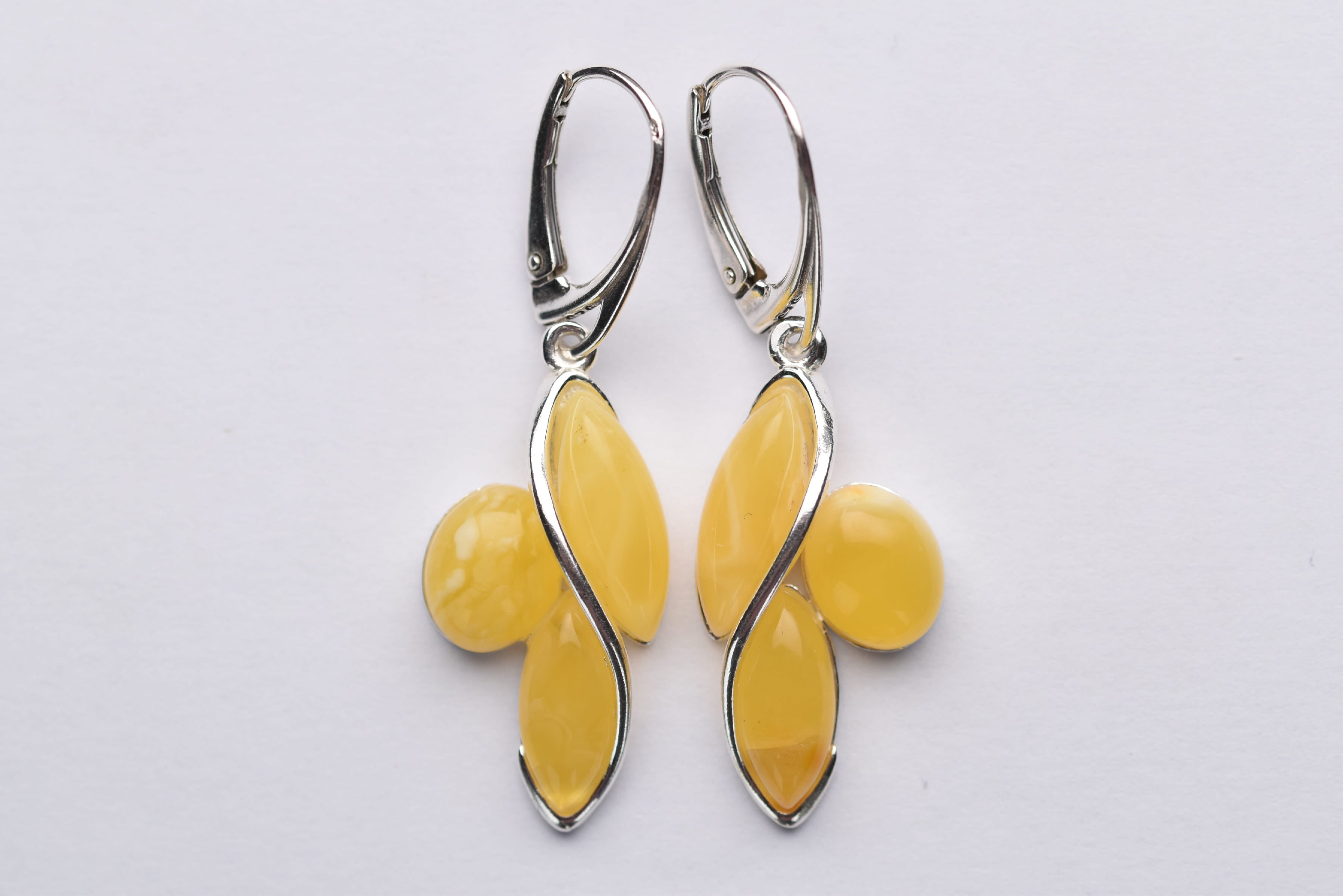 Lengyel borostyánkő fülbevaló ezüst foglalatban