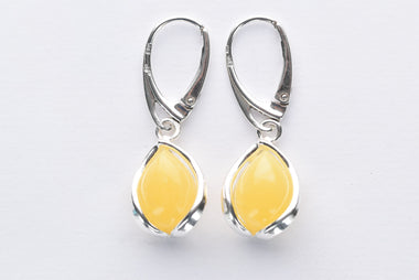 Lengyel borostyánkő fülbevaló ezüst foglalatban