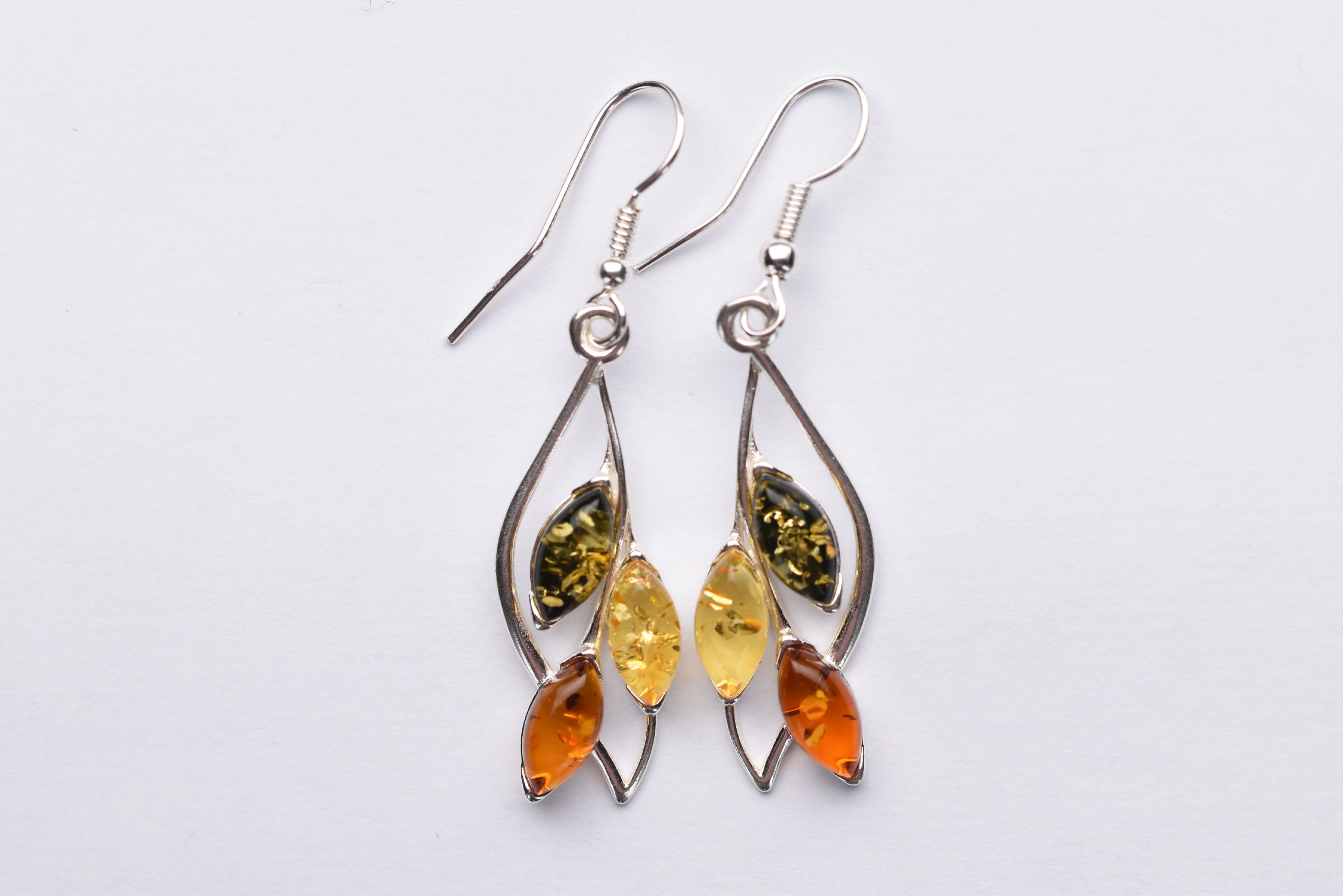 Lengyel borostyánkő fülbevaló ezüst foglalatban