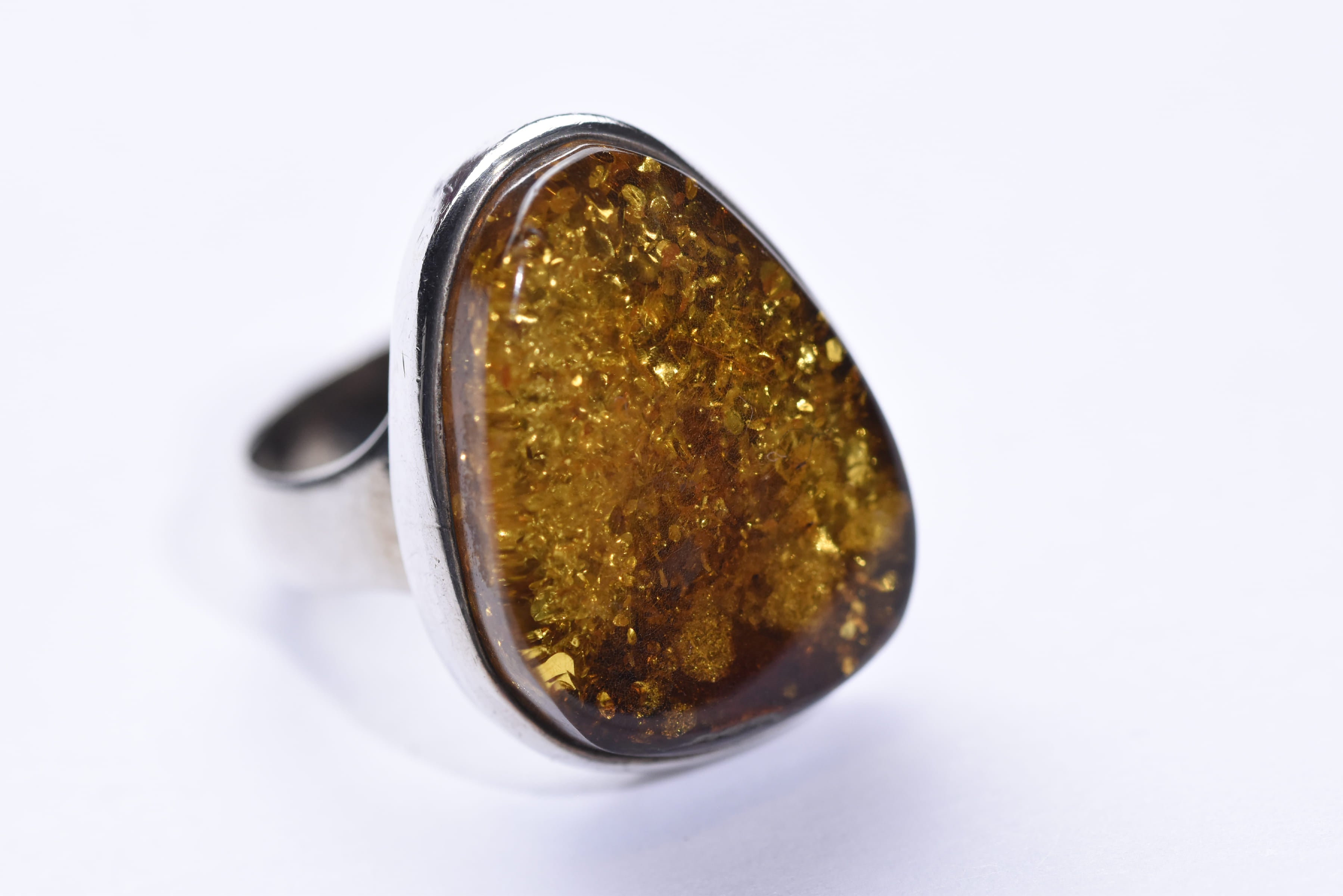 Lengyel borostyánkő gyűrű ezüstbe foglalva