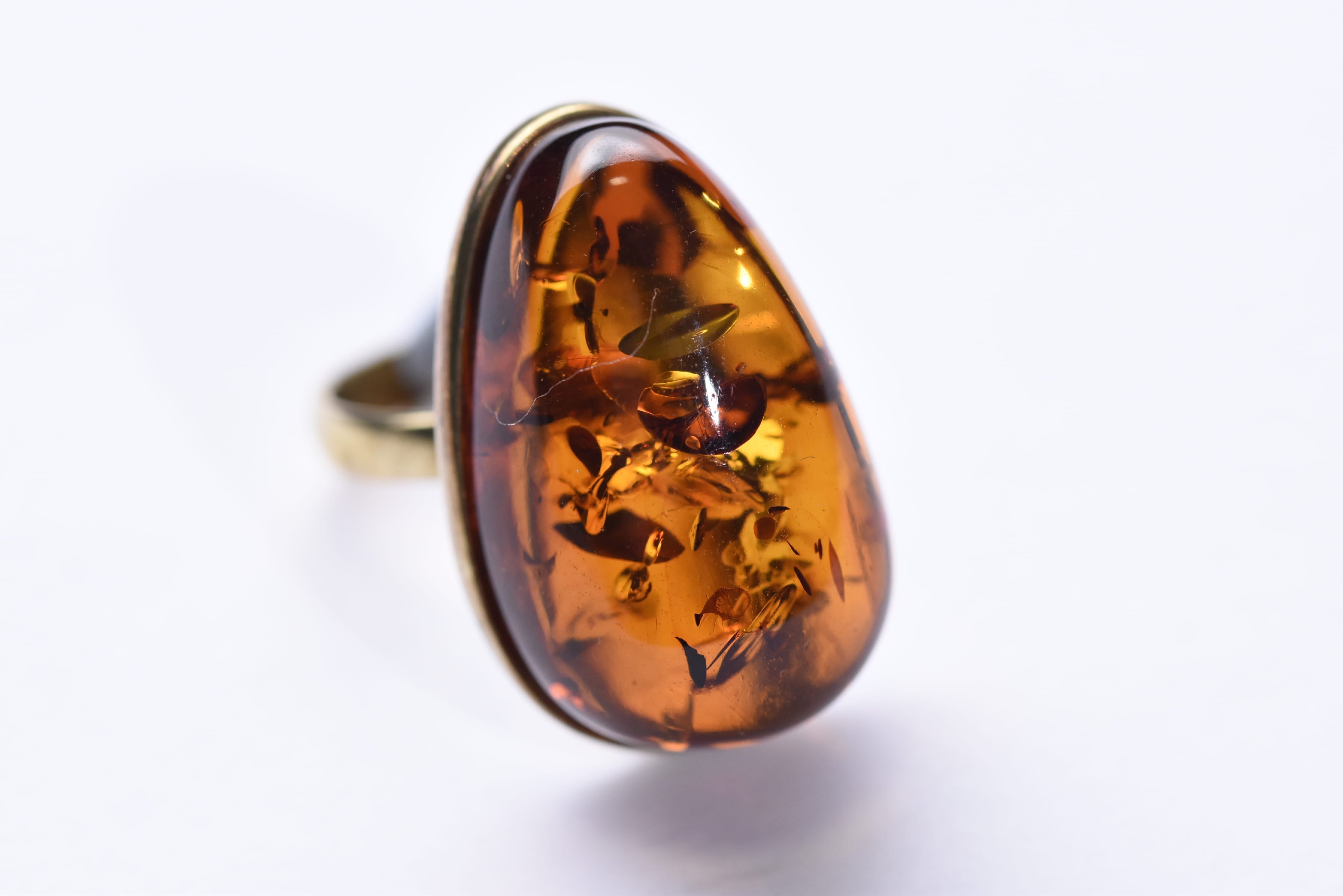 Lengyel borostyánkő gyűrű ezüstbe foglalva