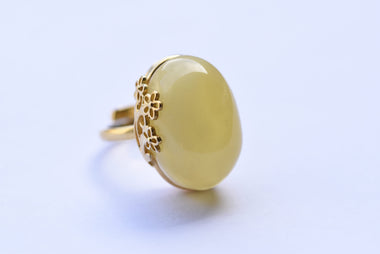 Lengyel borostyánkő gyűrű aranyozott ezüstbe foglalva