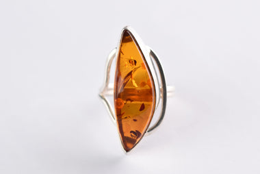 Lengyel borostyánkő gyűrű ezüst foglalatban