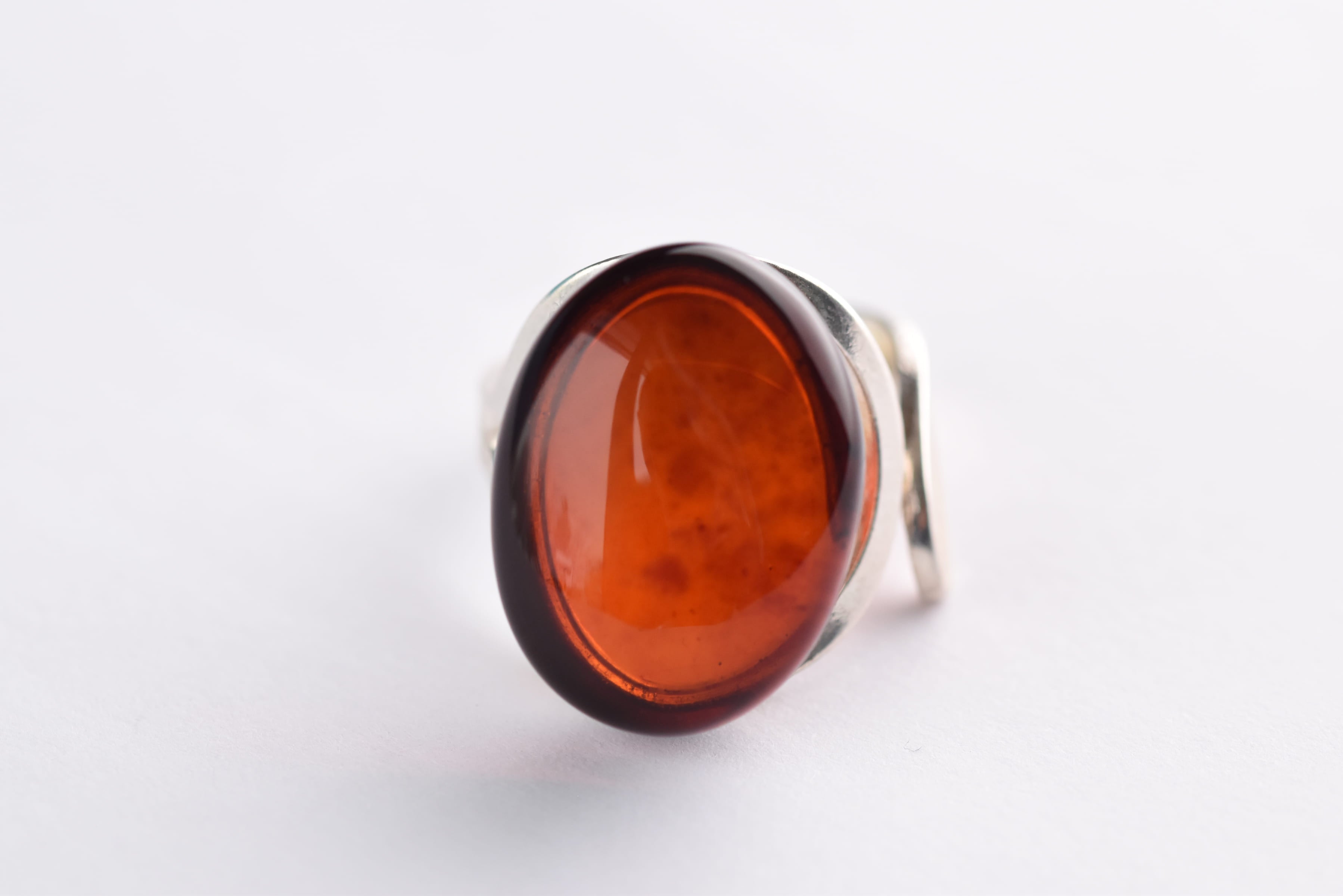 Lengyel borostyánkő gyűrű ezüst foglalatban
