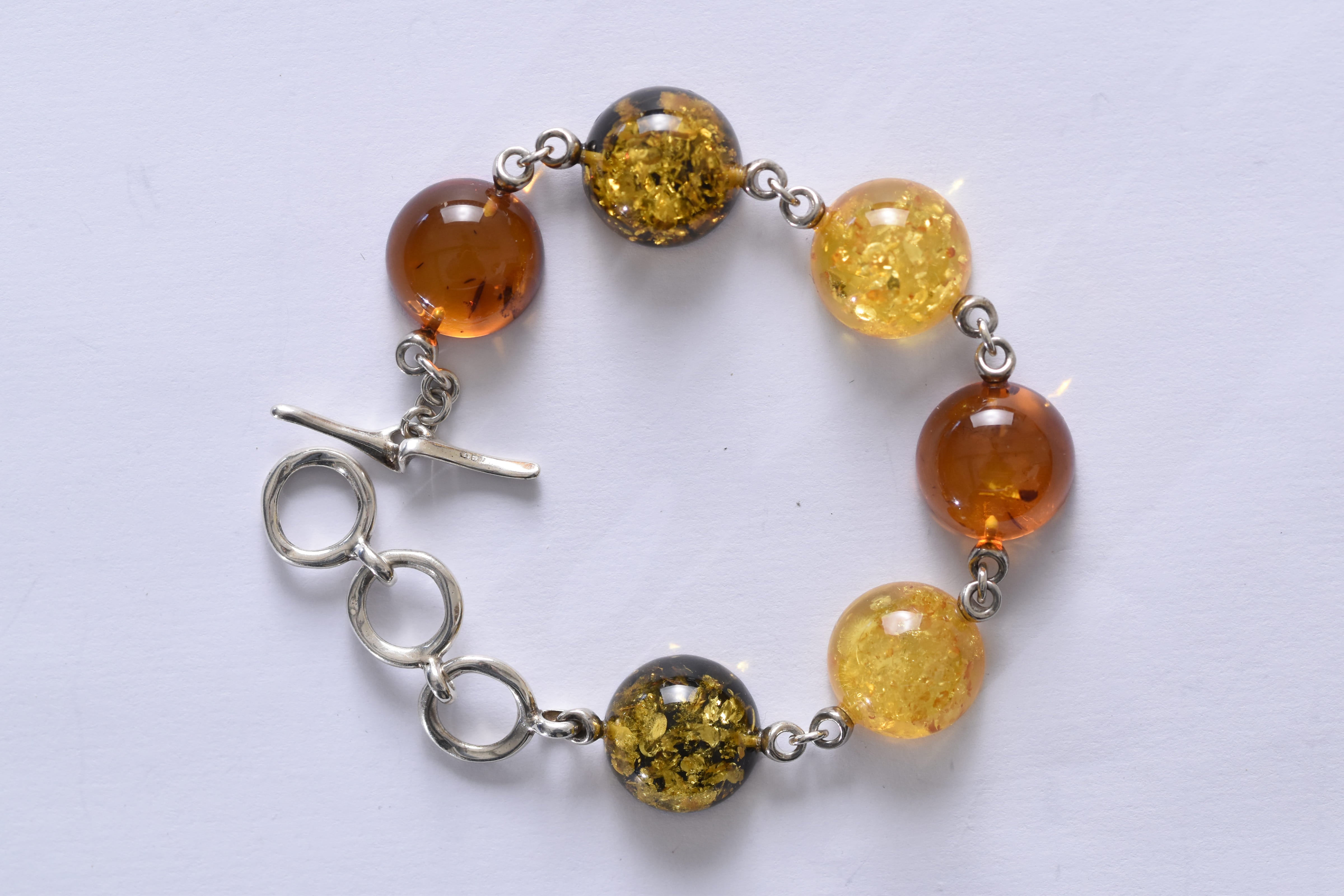 Lengyel borostyánkő-ezüst karkötő