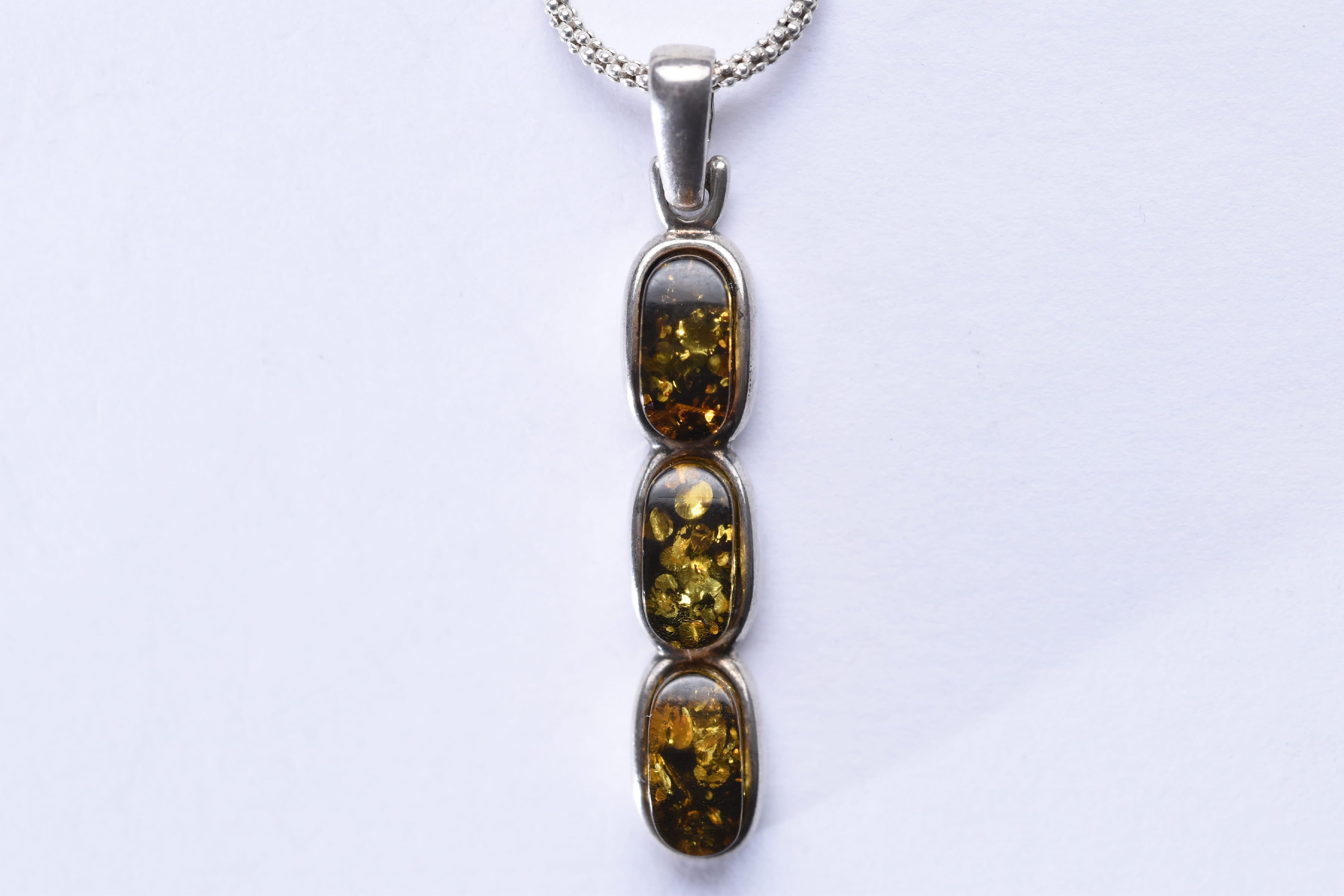 Lengyel borostyánkő medál ezüstbe foglalva