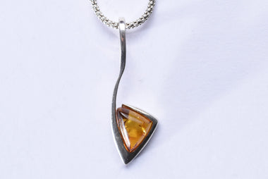 Lengyel borostyánkő medál ezüstbe foglalva