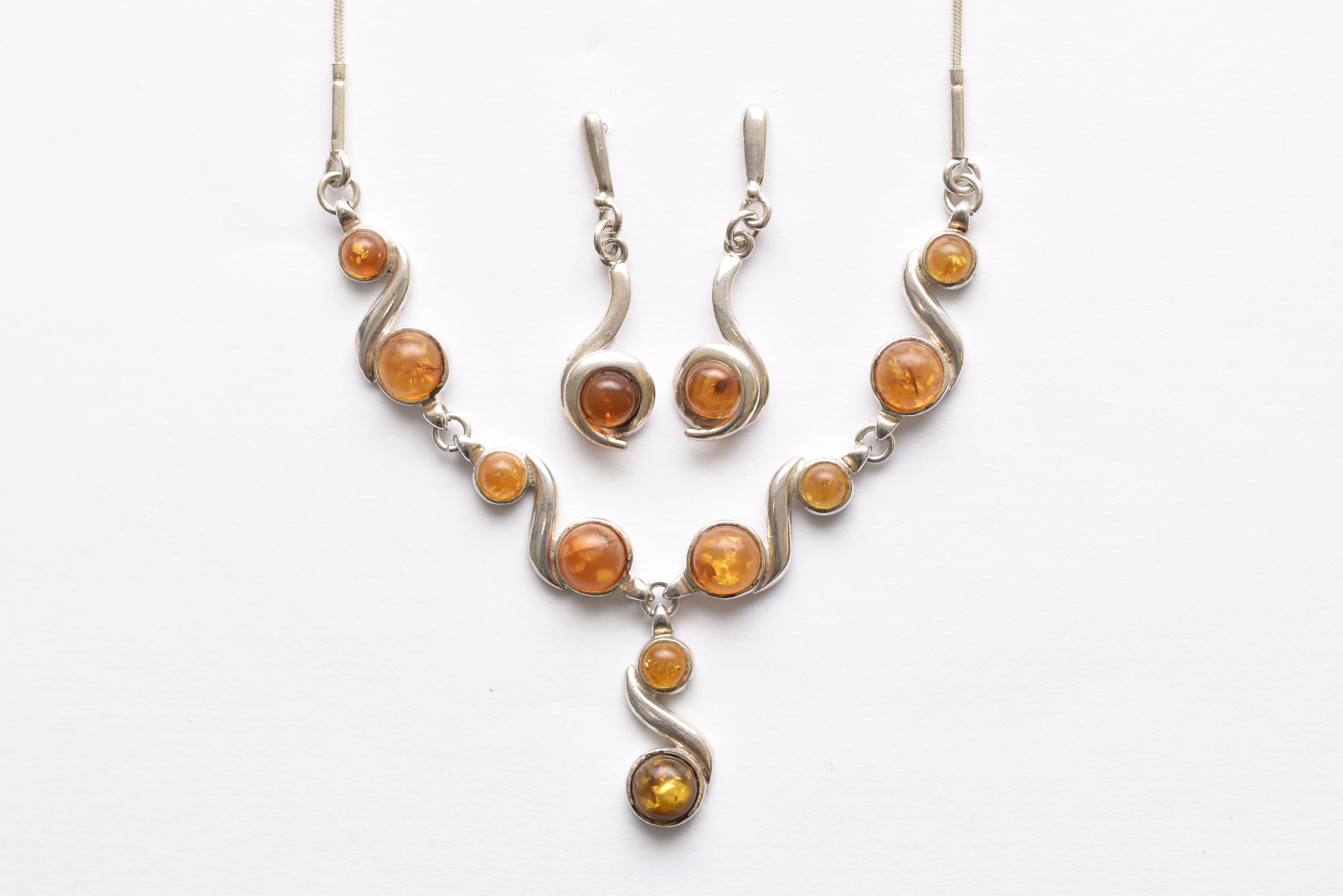 Lengyel borostyán ékszer szett ezüst foglalatban