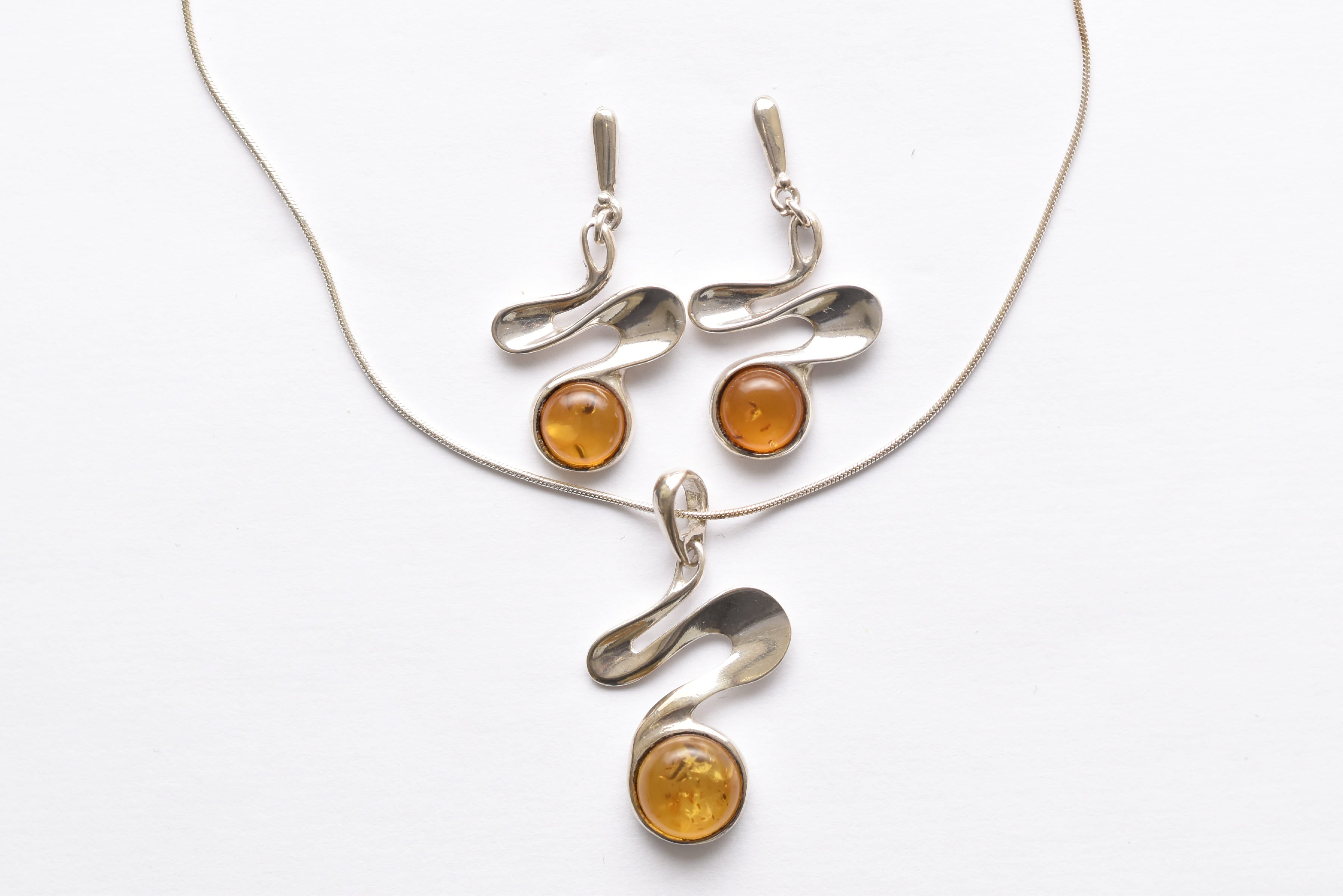 Lengyel borostyán ékszer szett ezüst foglalatban