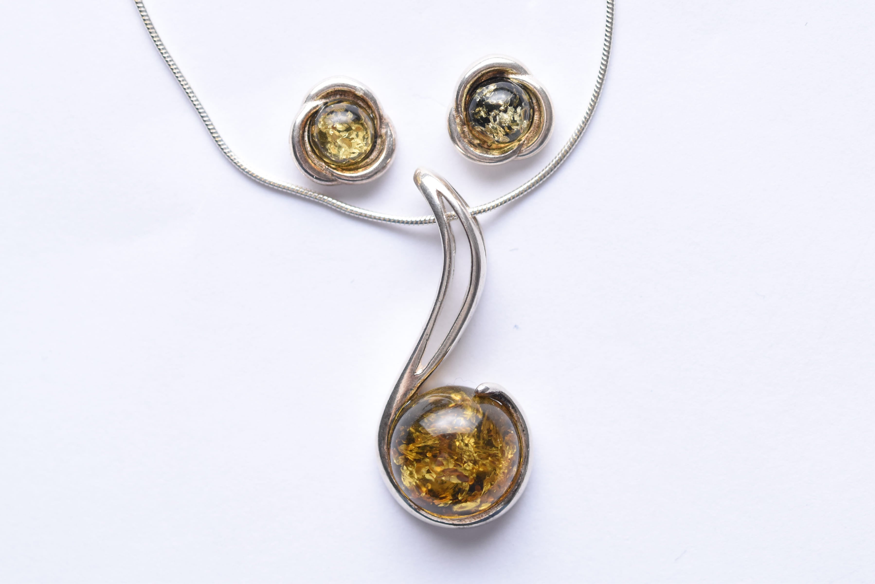 Lengyel borostyán ékszer szett ezüst foglalatban