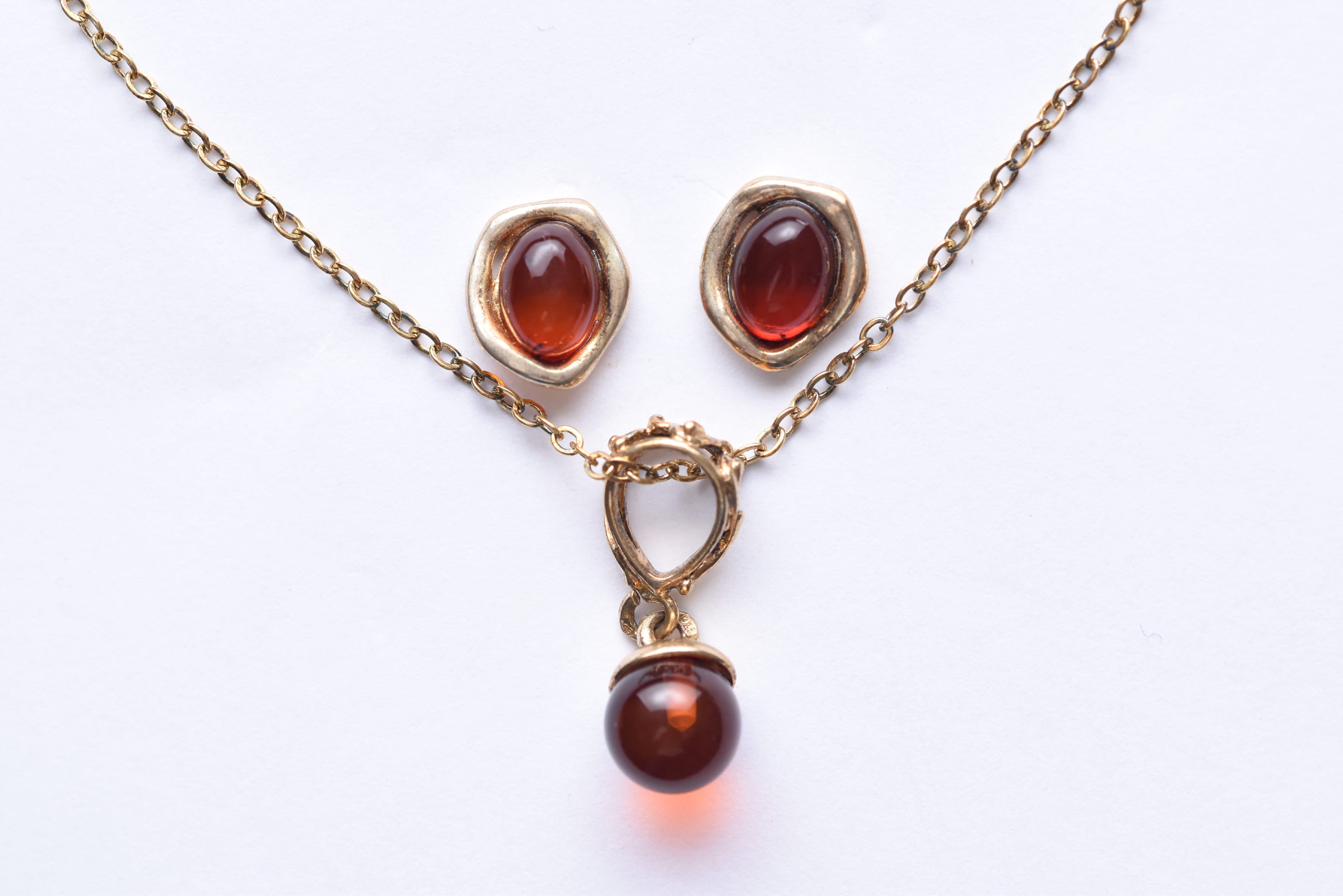 Lengyel borostyán ékszer szett aranyozott ezüst foglalatban