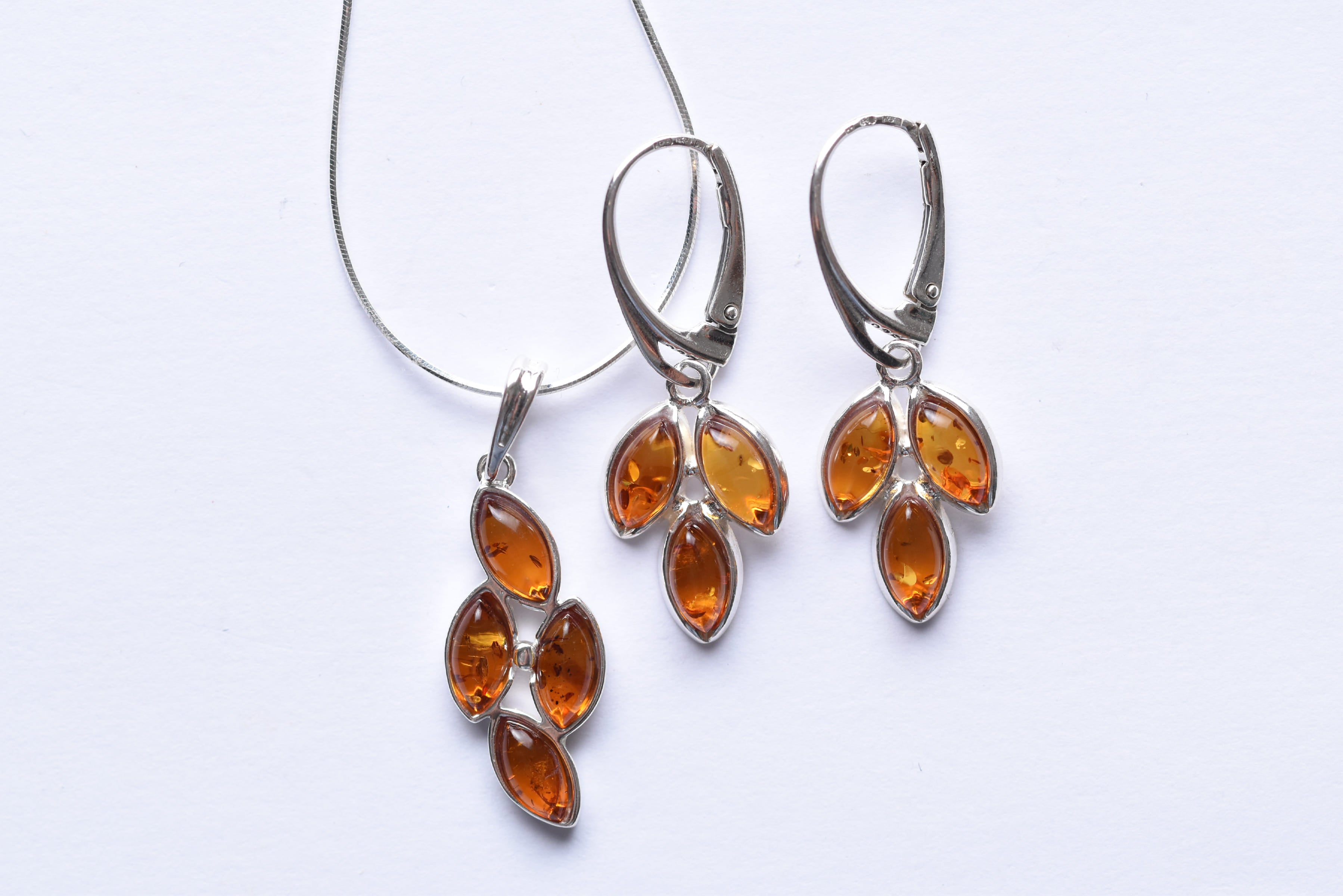 Lengyel borostyán ékszer szett ezüst foglalatban