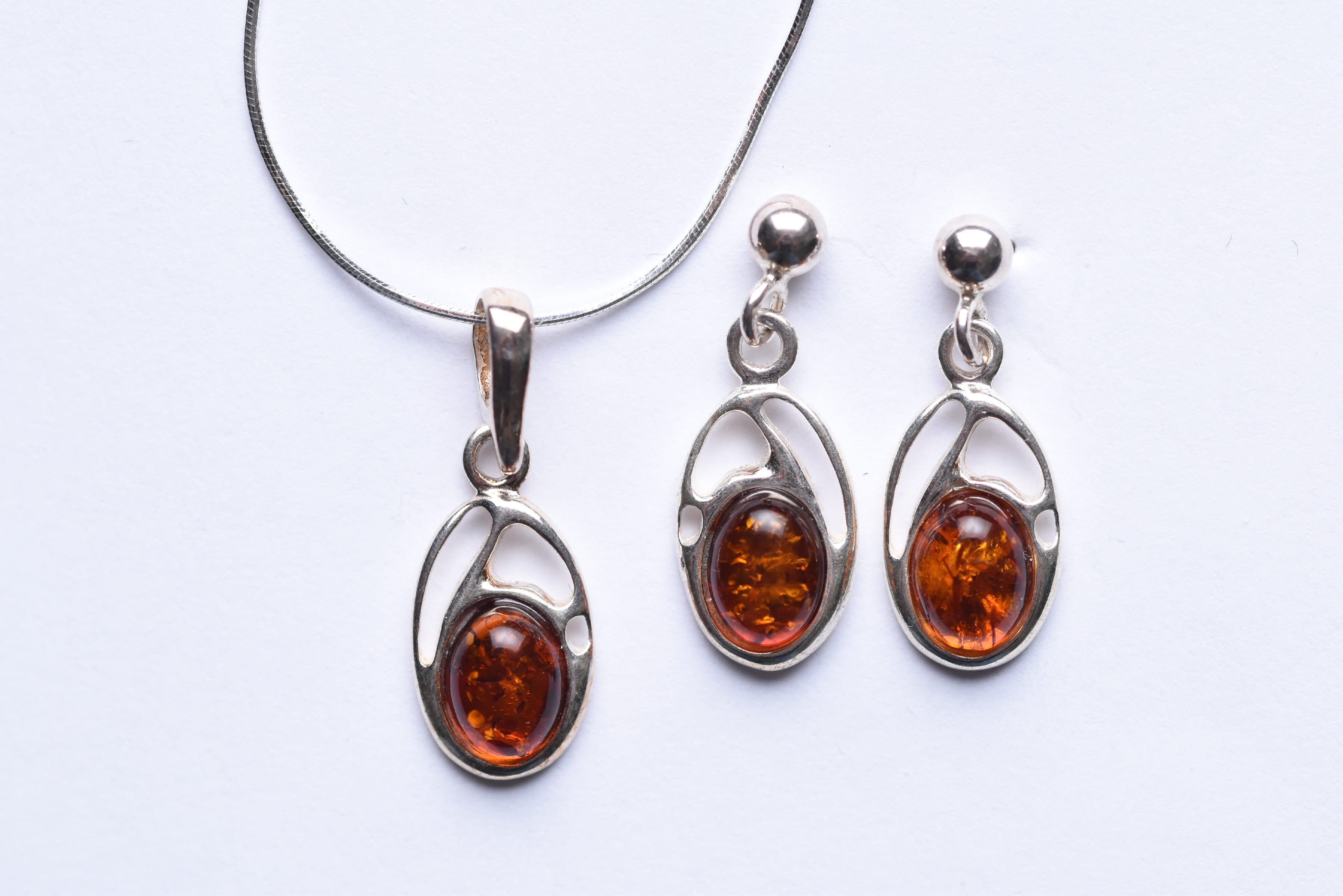 Lengyel borostyán ékszer szett ezüst foglalatban