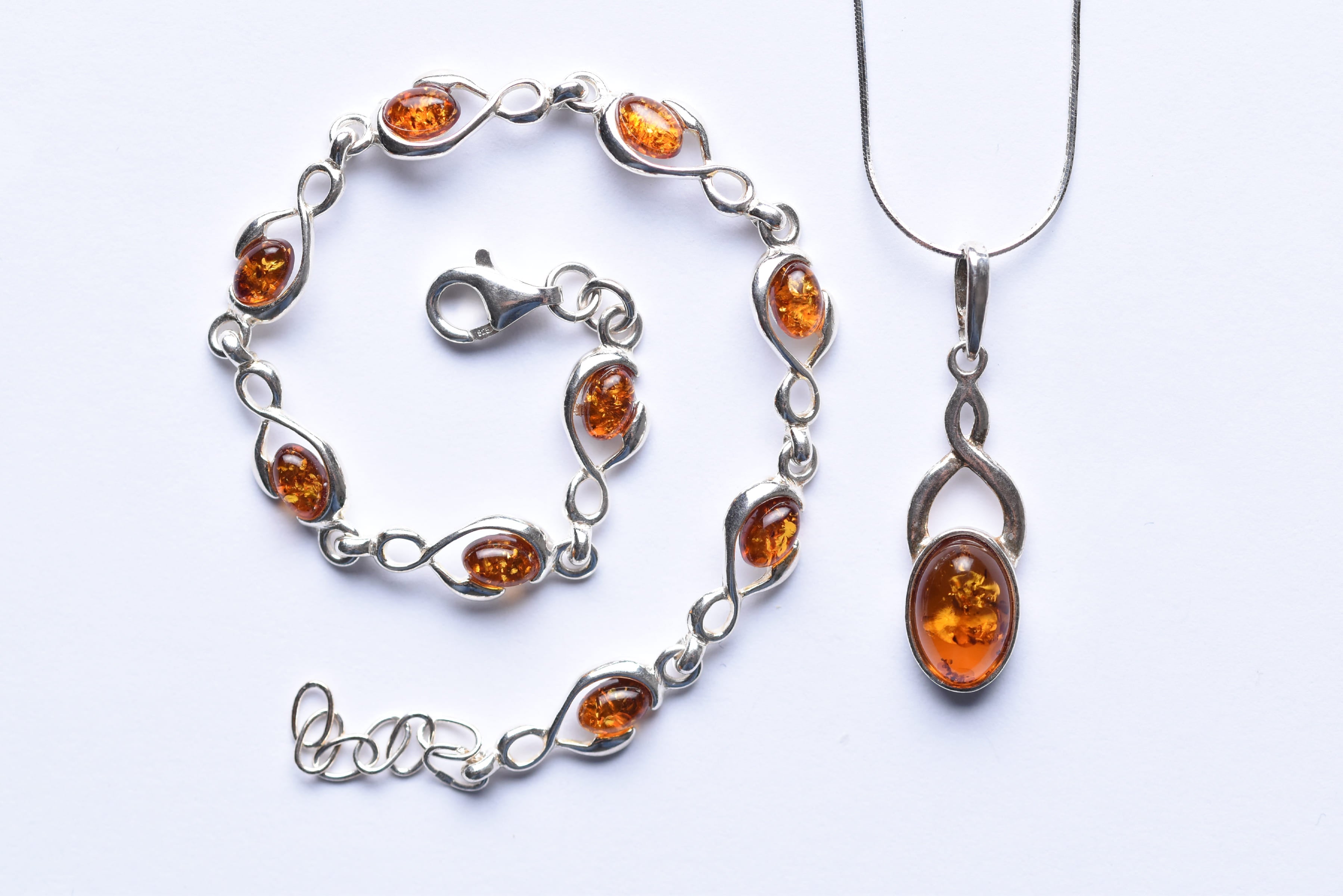 Lengyel borostyán ékszer szett ezüst foglalatban