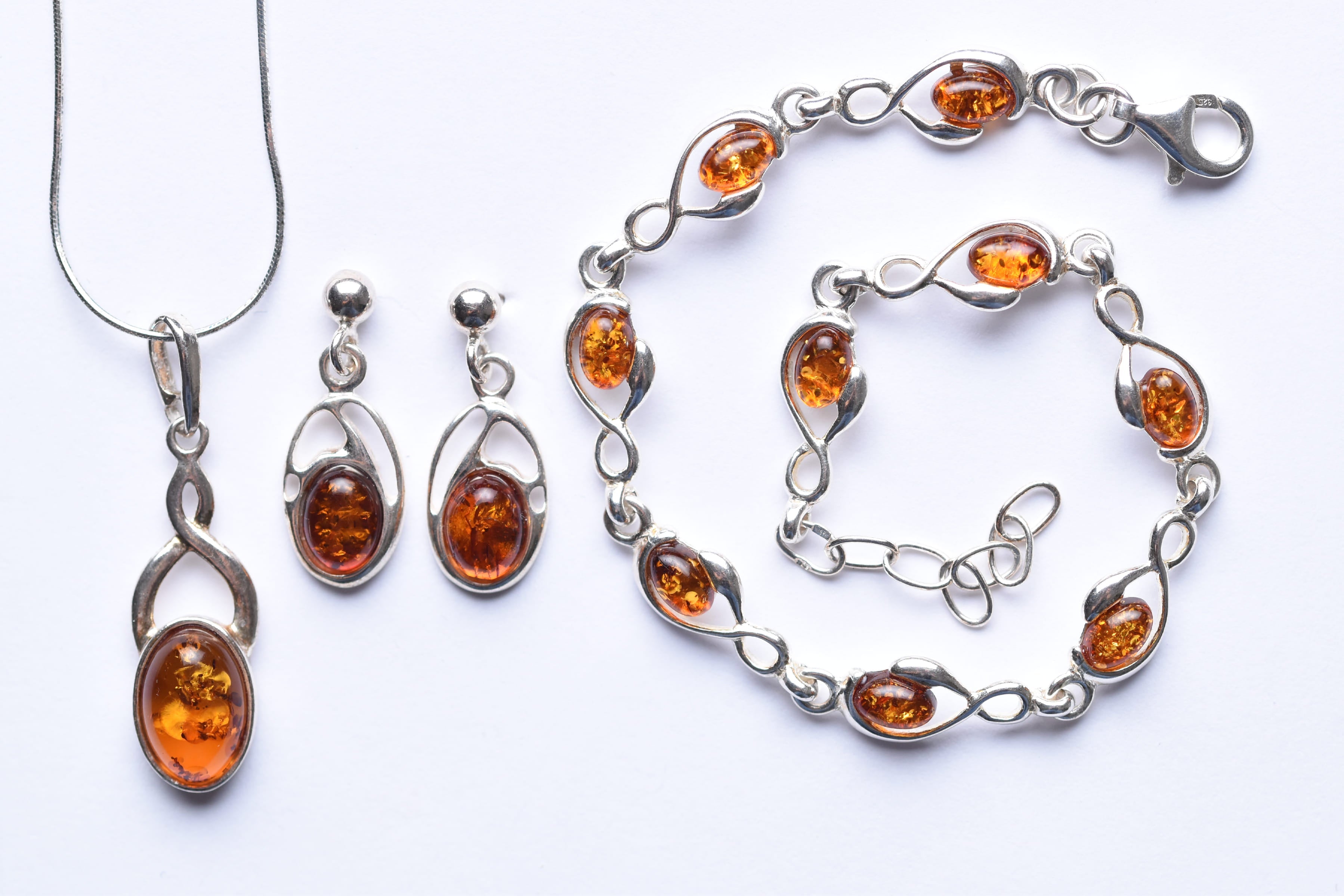 Lengyel borostyán ékszer szett ezüst foglalatban