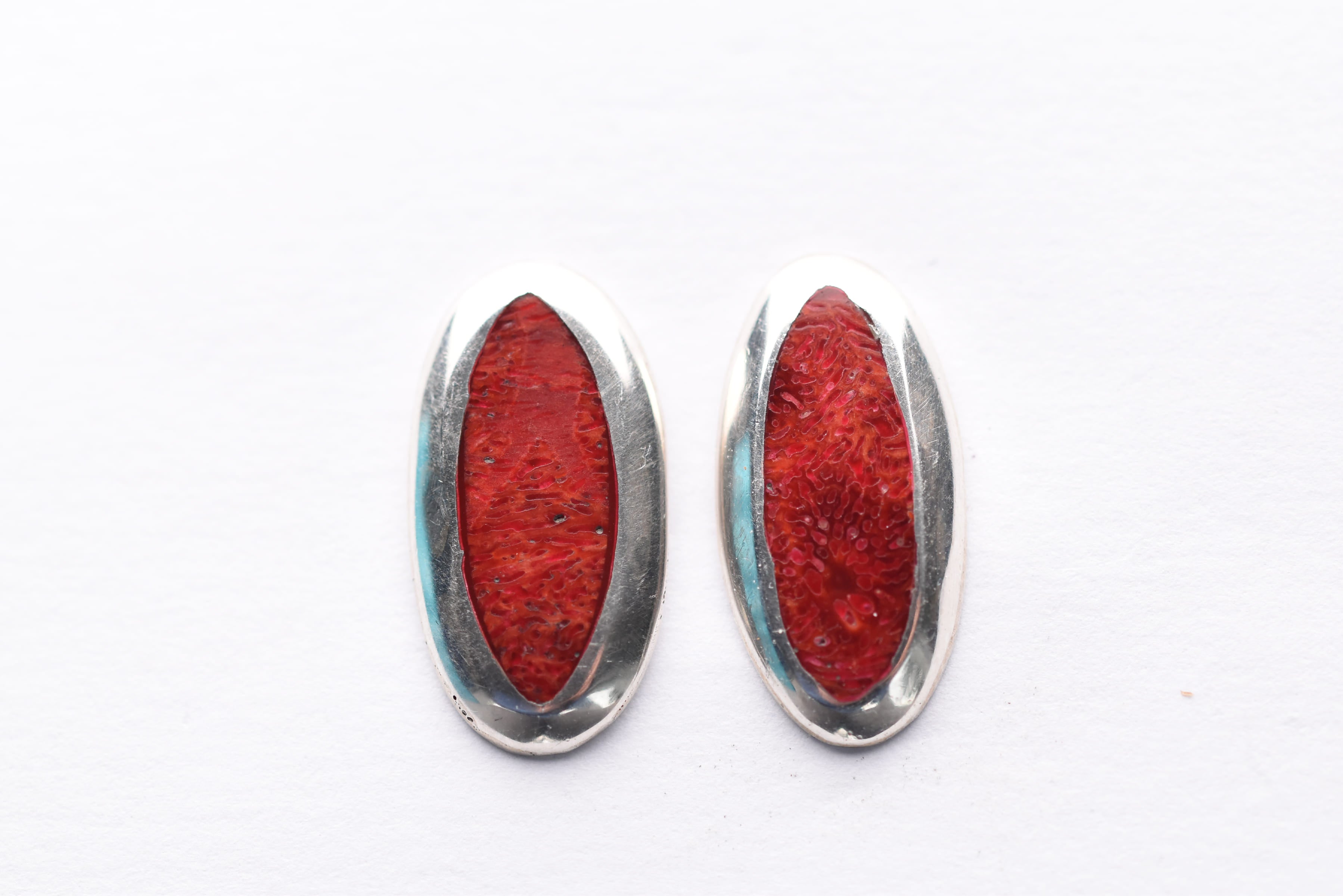 Szivacskorall fülbevaló ezüstbe foglalva