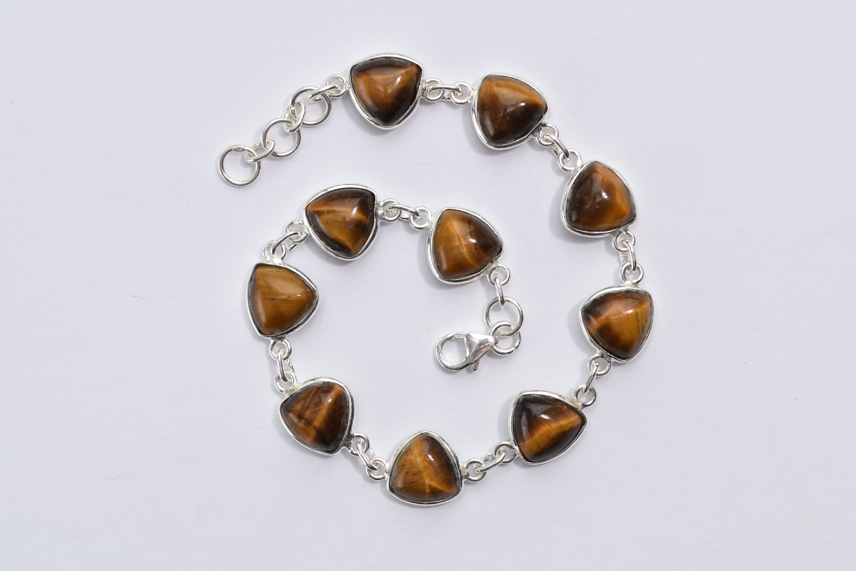 Tigrisszem köves karkötő ezüst foglalatban