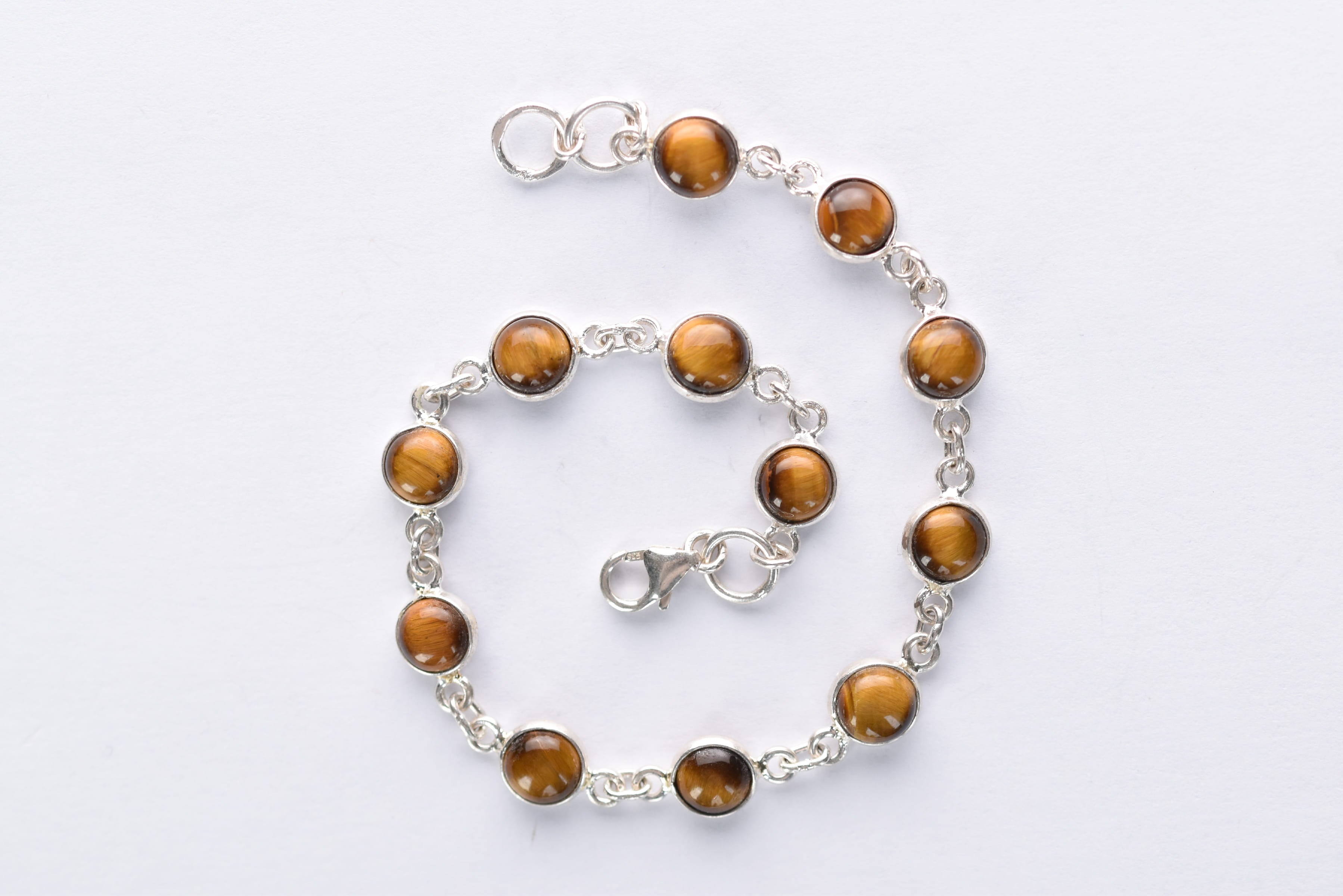 Tigrisszem karkötő ezüst foglaltban