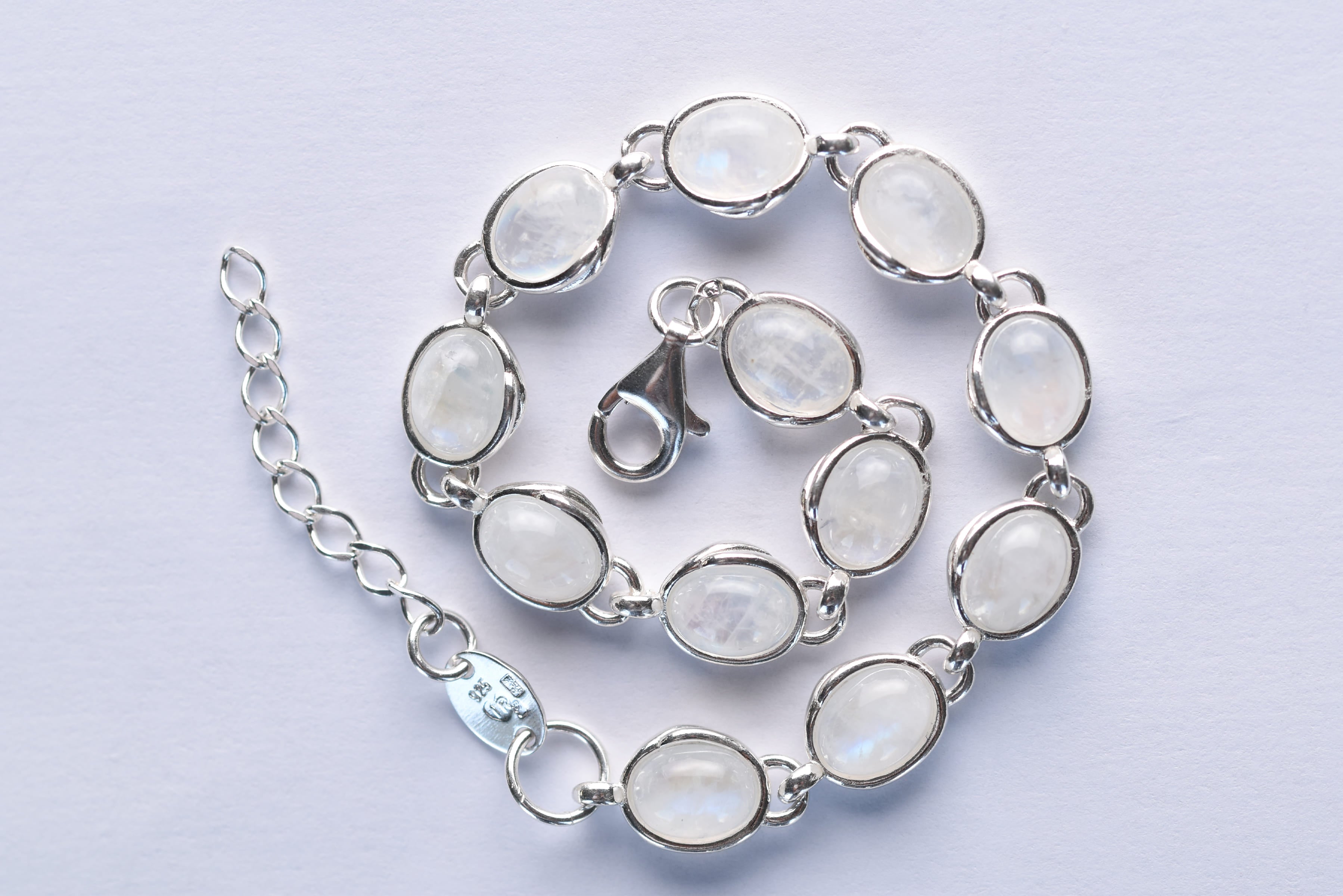 Holdkő karkötő ezüst foglalatban