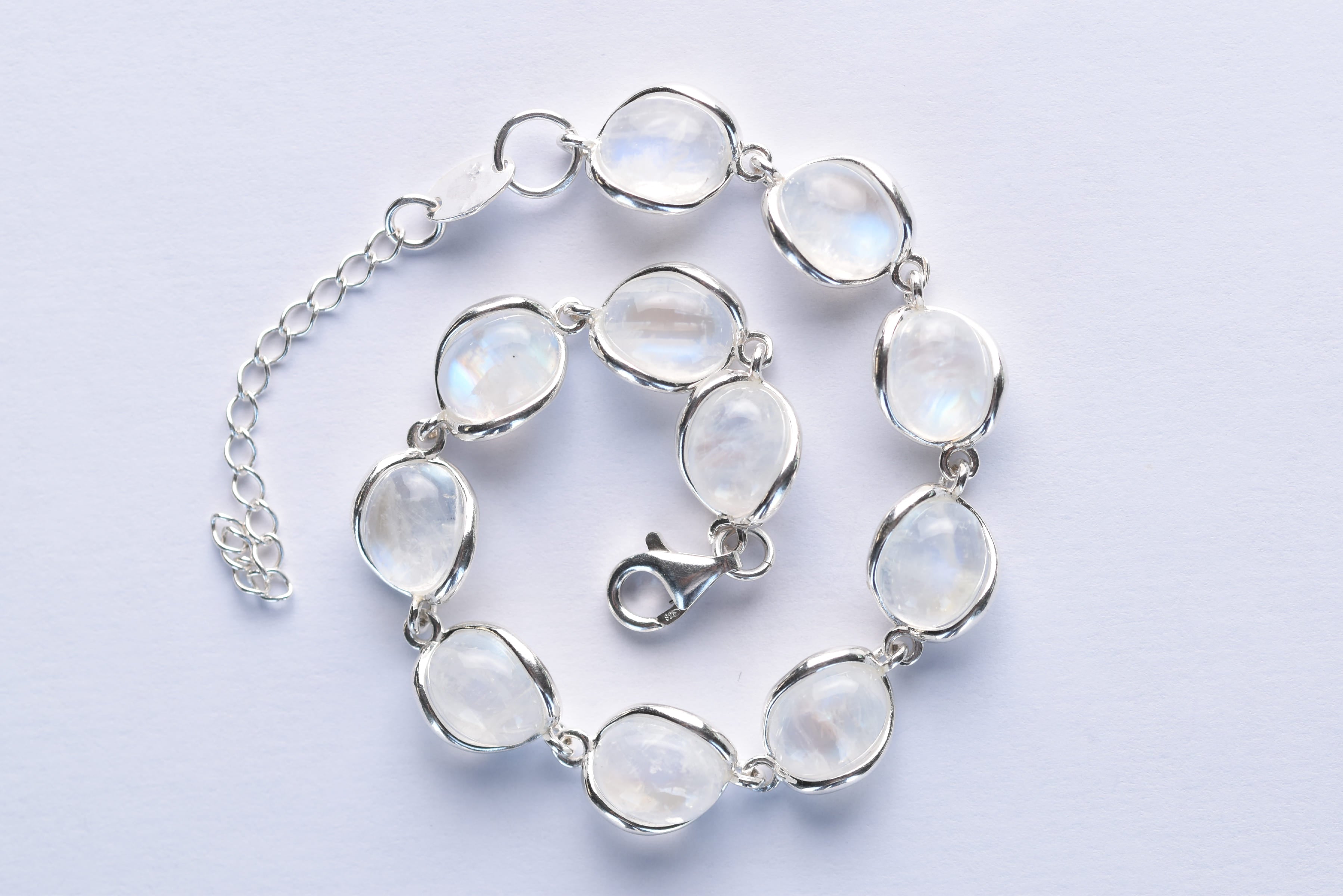 Holdkő karkötő ezüst foglalatban