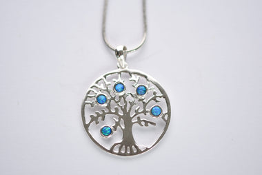 Opállal díszített ezüst életfa medál