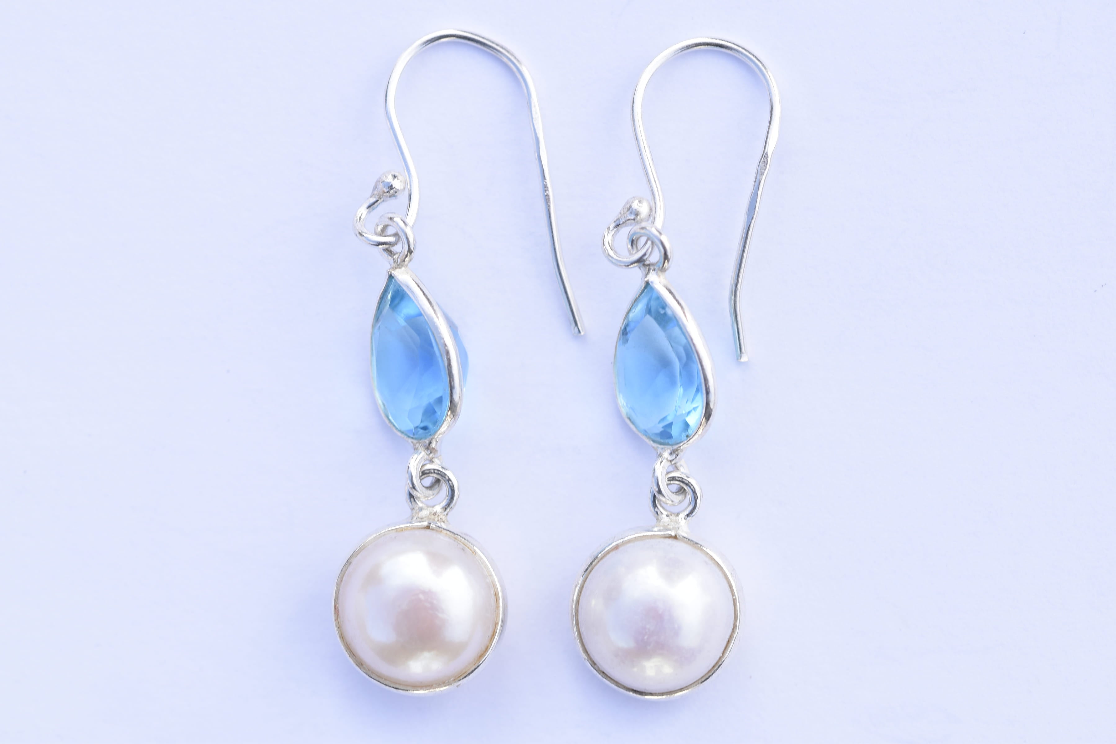 Topáz-gyöngy köves fülbevaló ezüst foglalatban