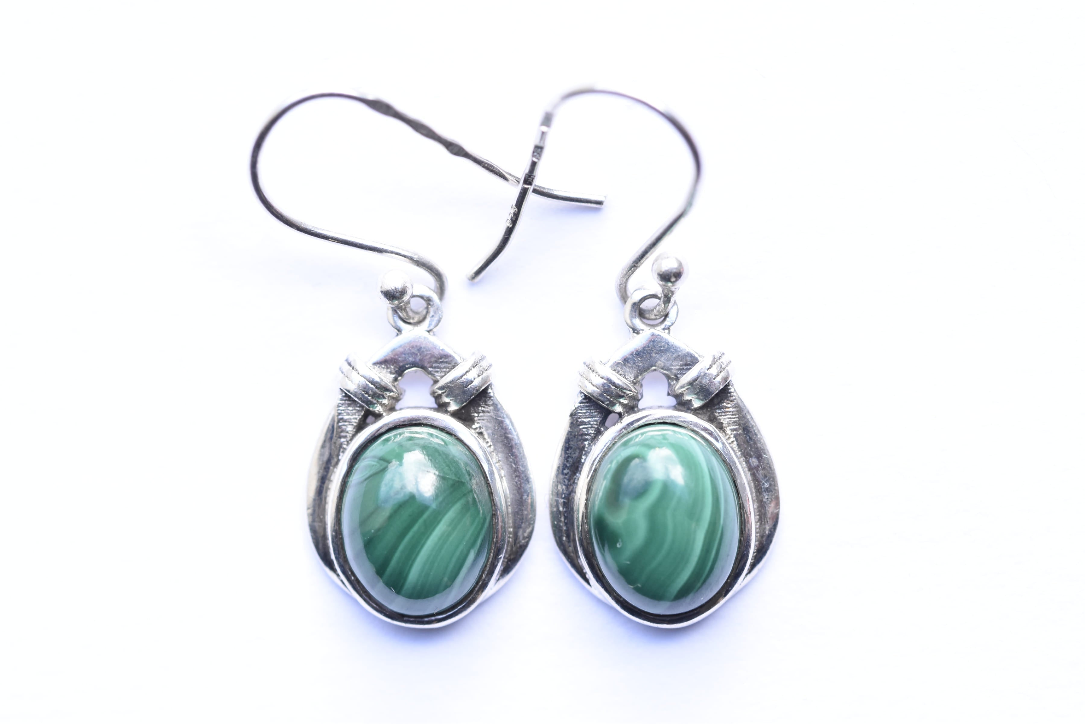 Malachit köves fülbevaló ezüst foglalatban