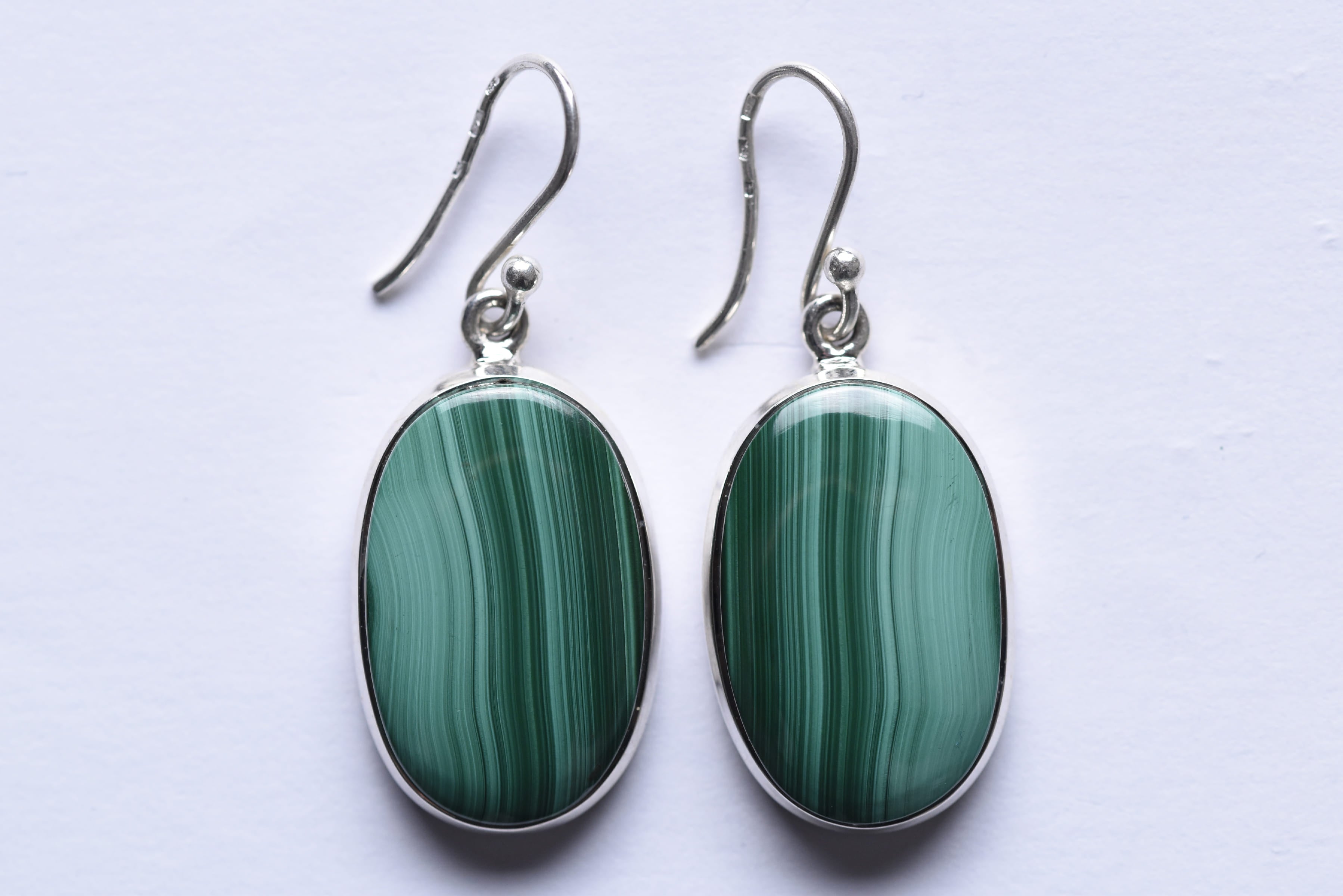 Malachit köves fülbevaló ezüst foglalatban