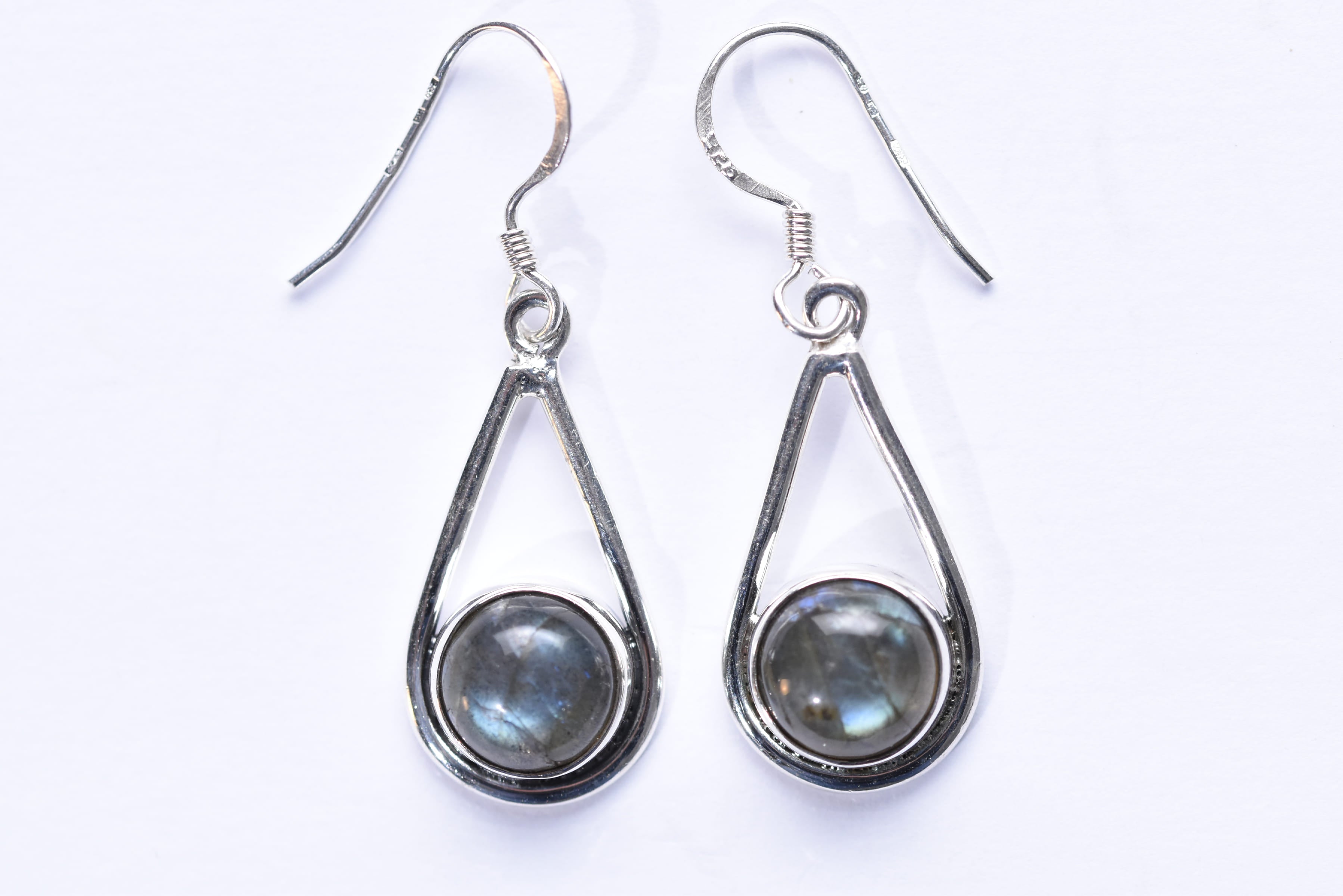 Labradorit köves fülbevaló ezüst foglalatban