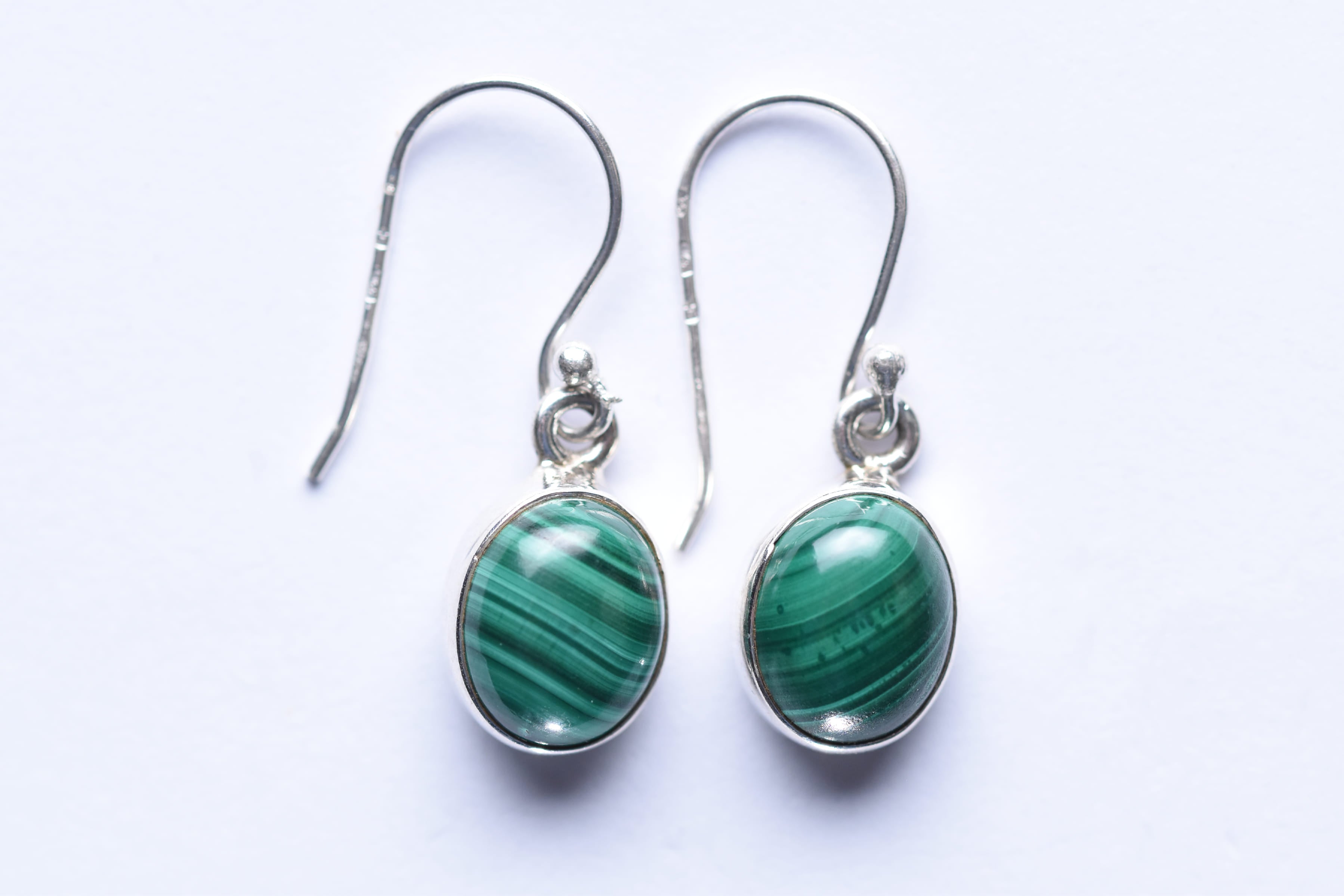 Malachit köves fülbevaló ezüst foglalatban