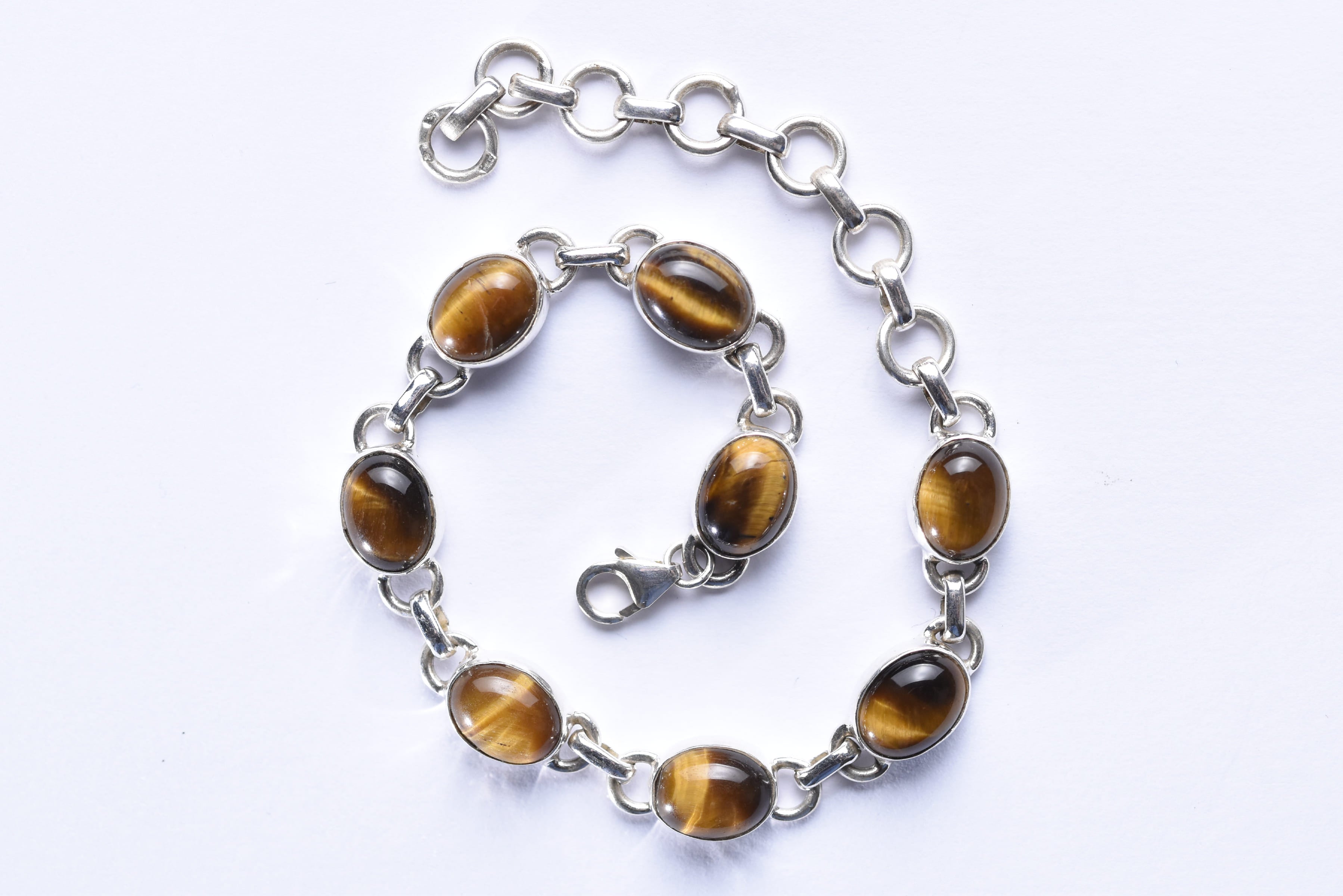 Tigrisszem köves karkötő ezüst foglalatban