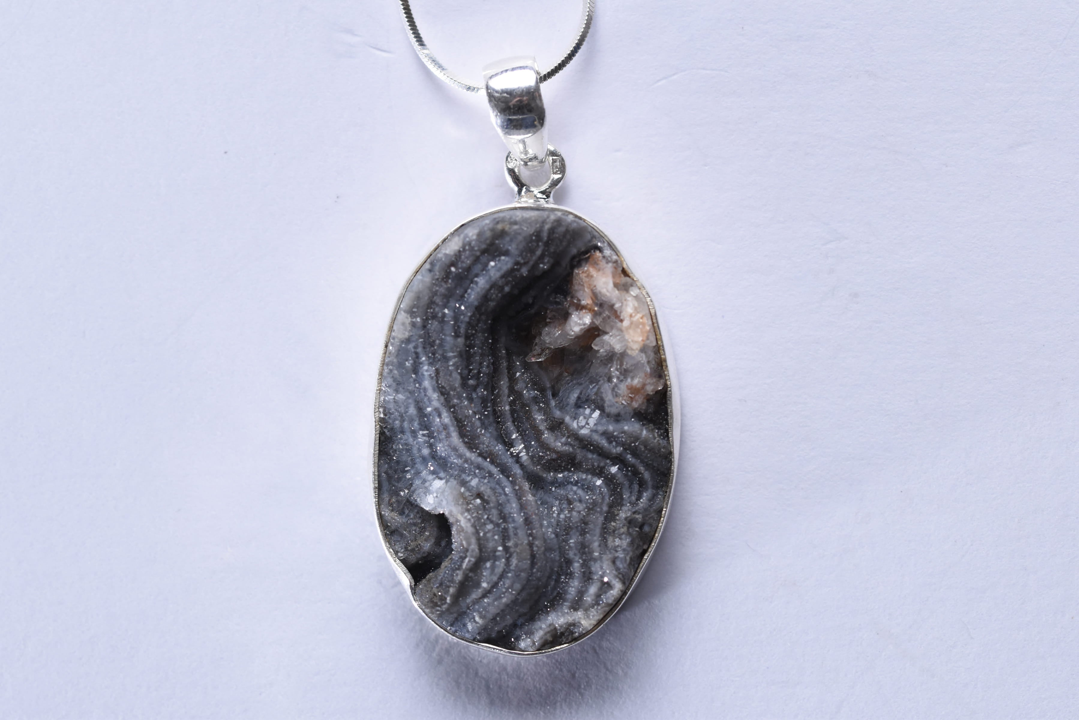 Kalcedon rózsa medál ezüst foglalatban