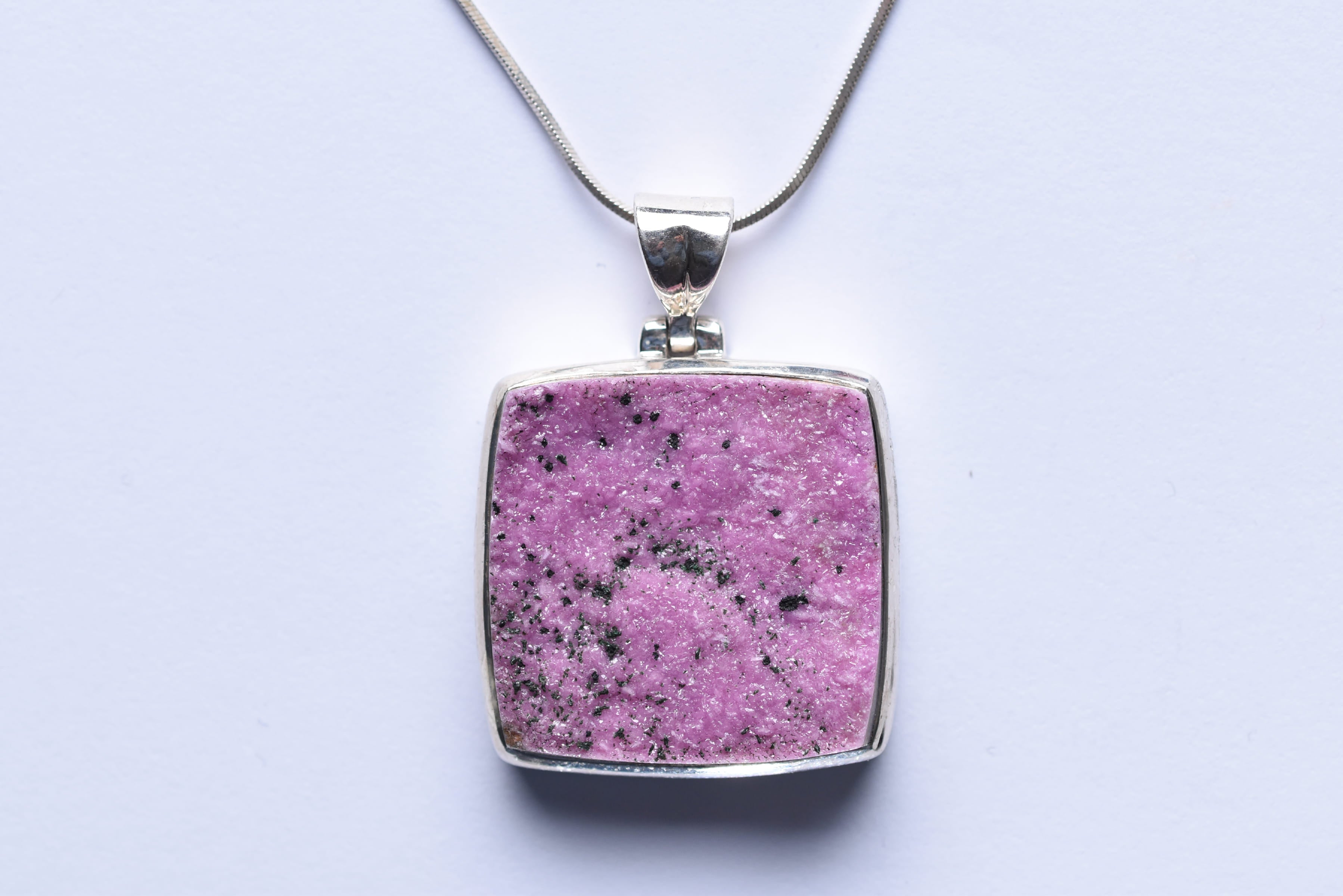 Kobalt kalcit medál ezüst foglalatban