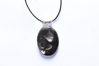 Pirit medál ezüst foglalatban