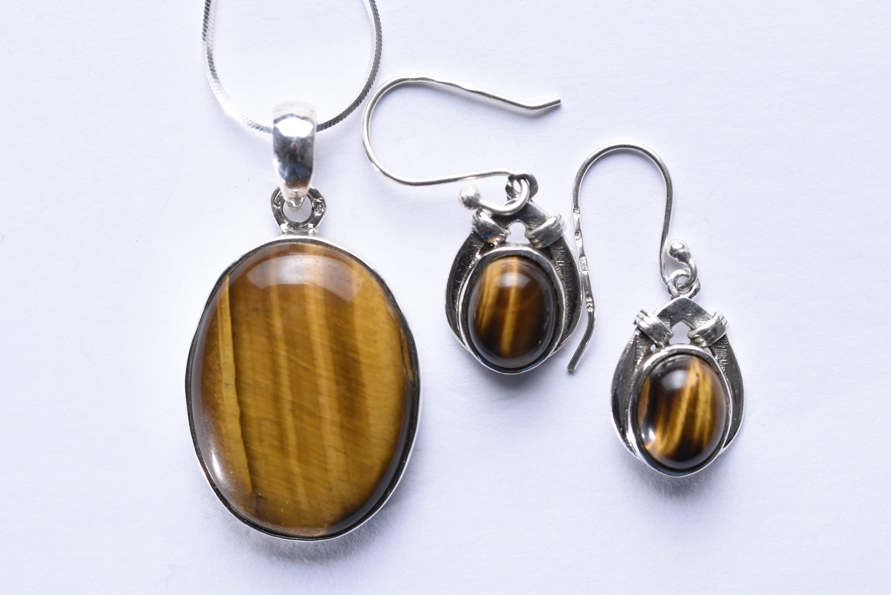 Tigrisszem köves ékszer szett ezüst foglalatban