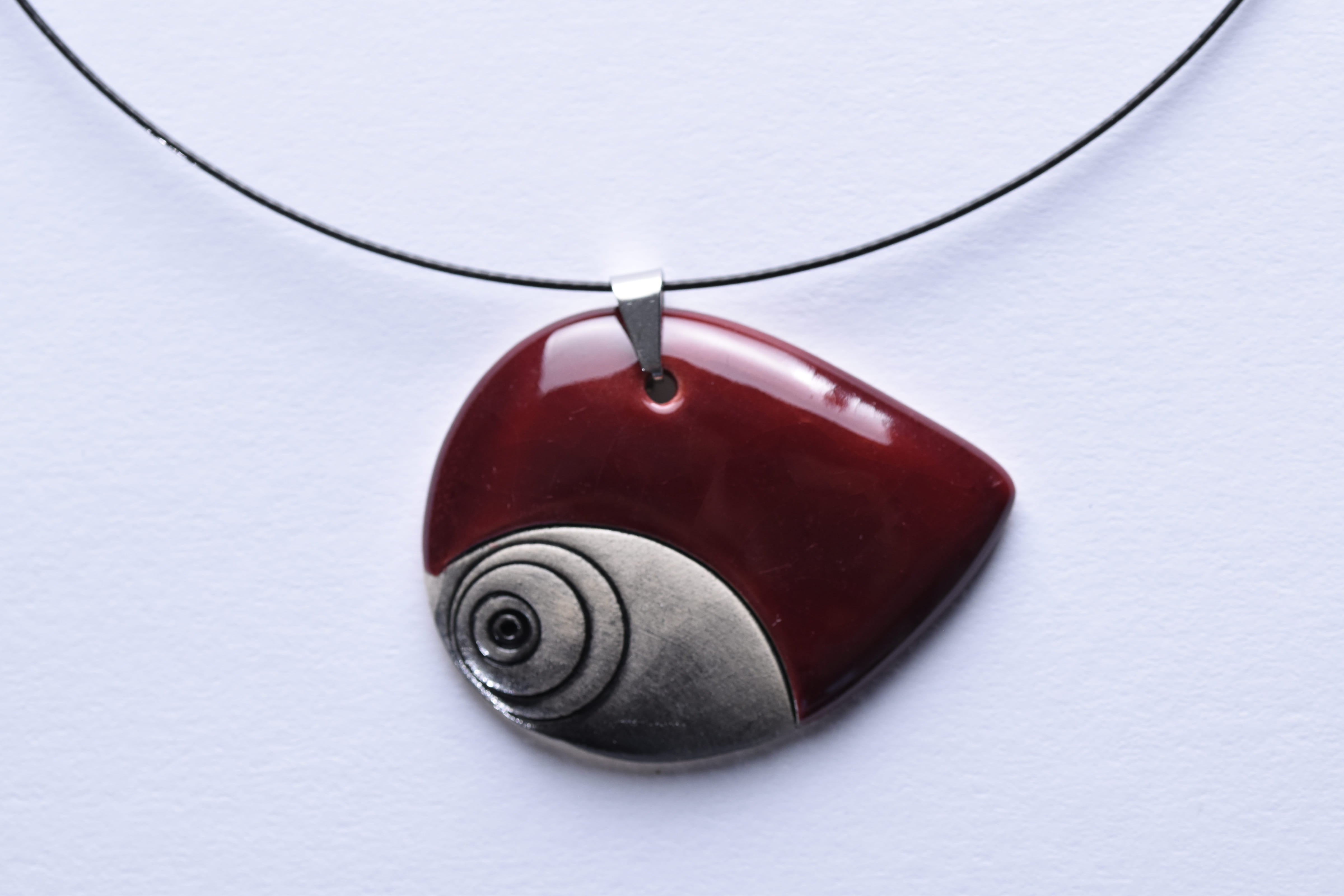 Kerámia medál merev sodrony nyakláncon