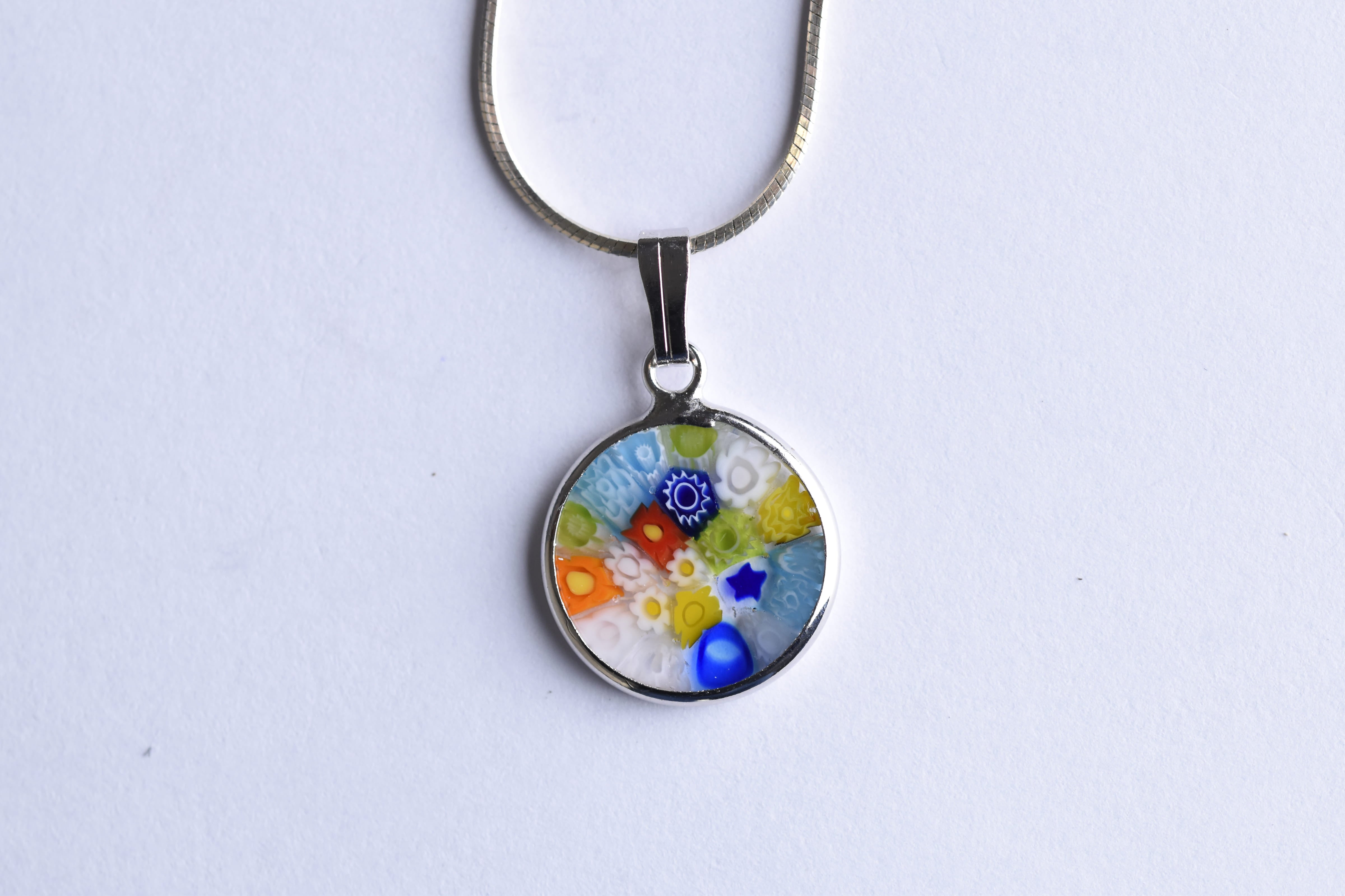 Millefiori medál fém keretben