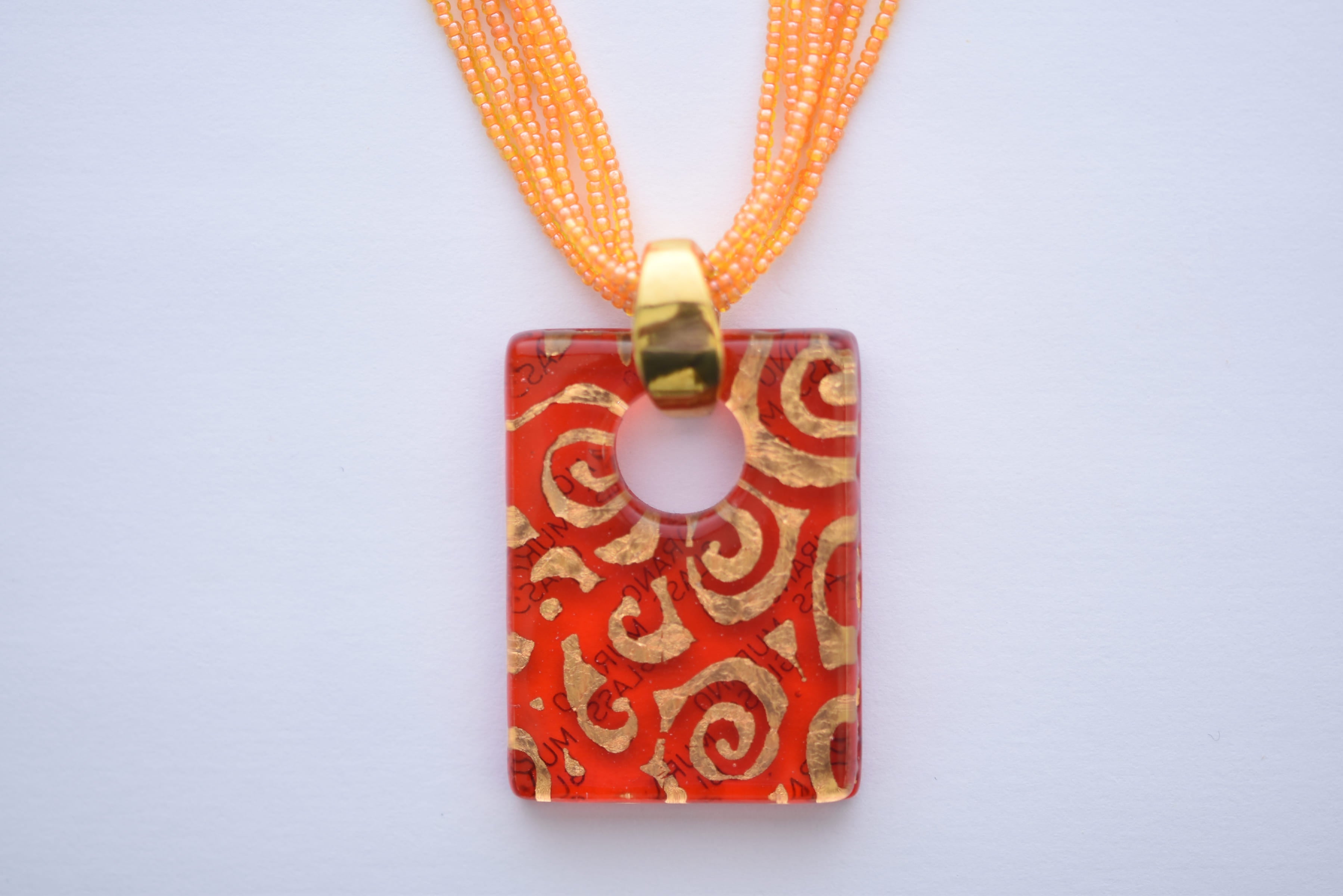 Kézzel készített muranoi üveg medál, 6 soros muranoi üveg gyöngysoron