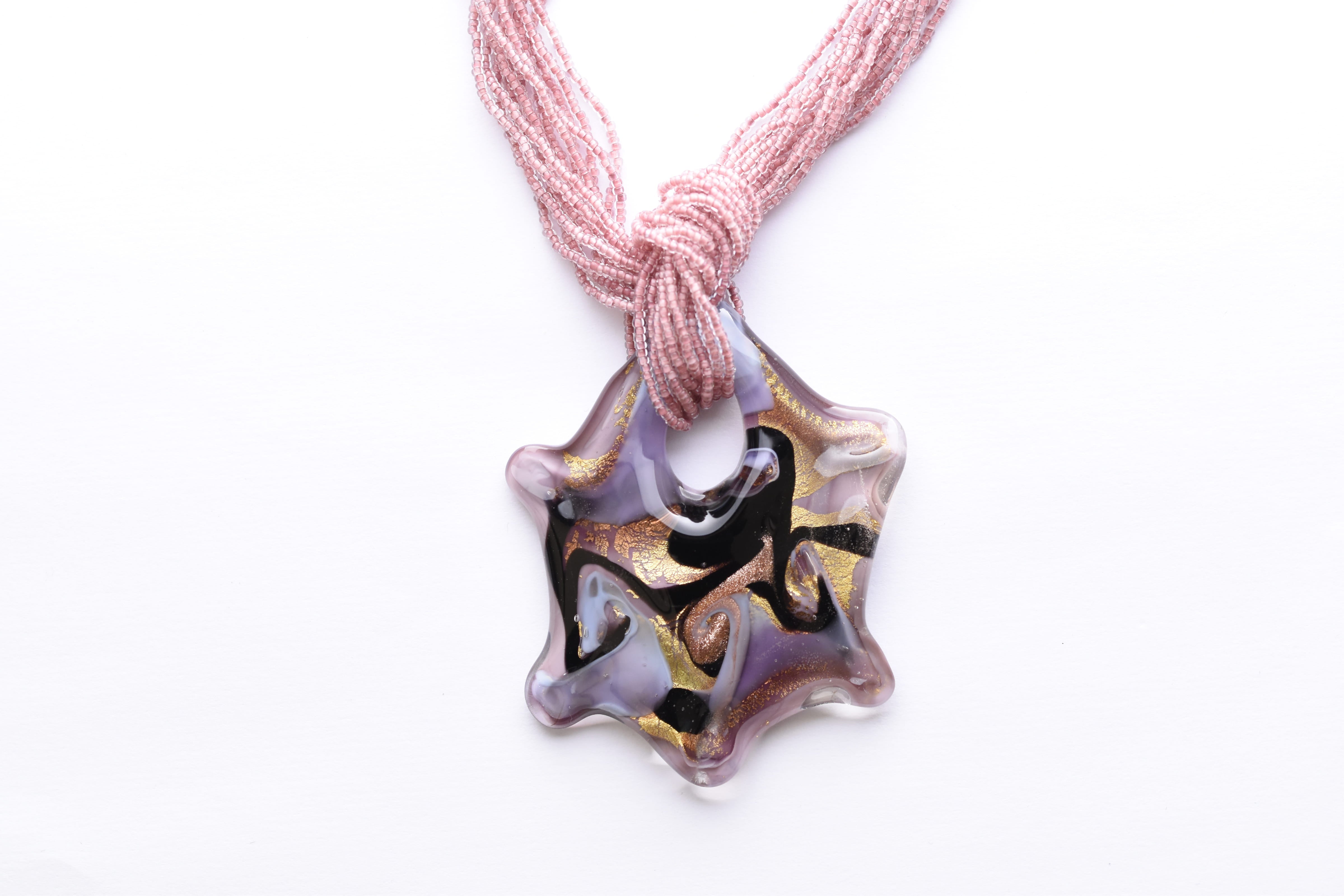 Kézzel készített muranoi üveg medál, 12 soros muranoi üveg gyöngysoron