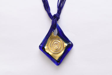 Kézzel készített muranoi üveg medál, 6 soros muranoi üveg gyöngysoron