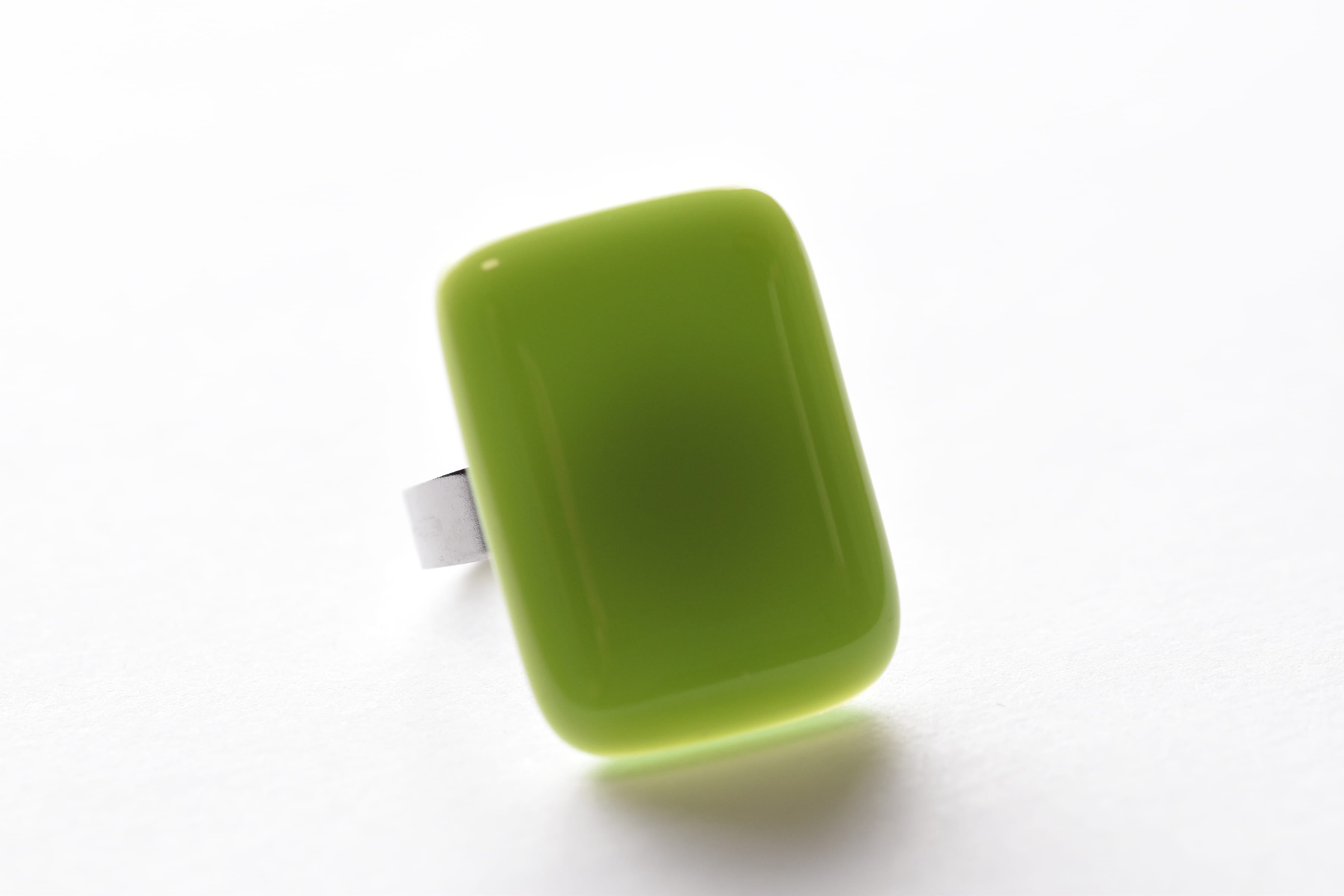 Kézzel készült üveg gyűrű