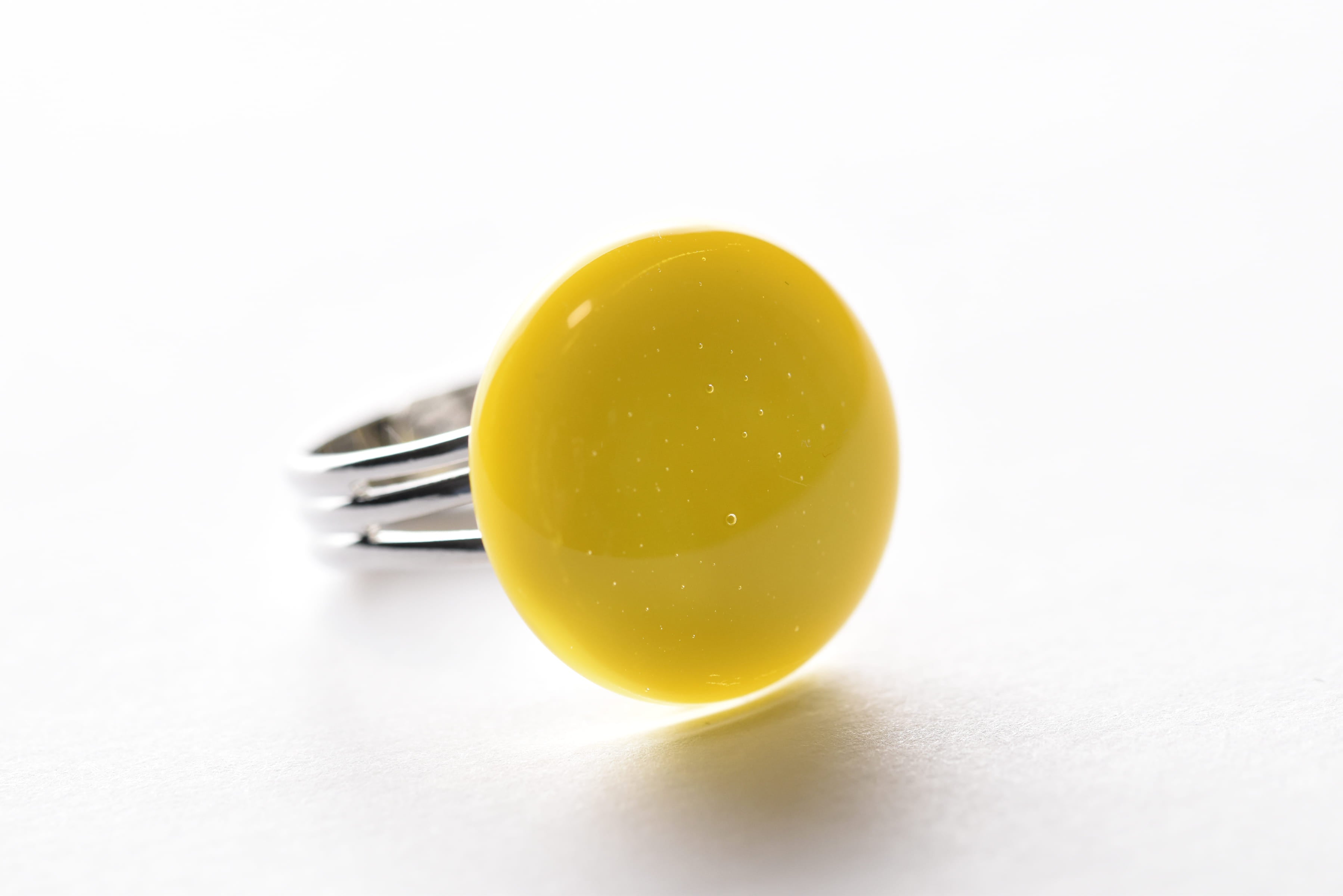 Kézzel készült üveg gyűrű