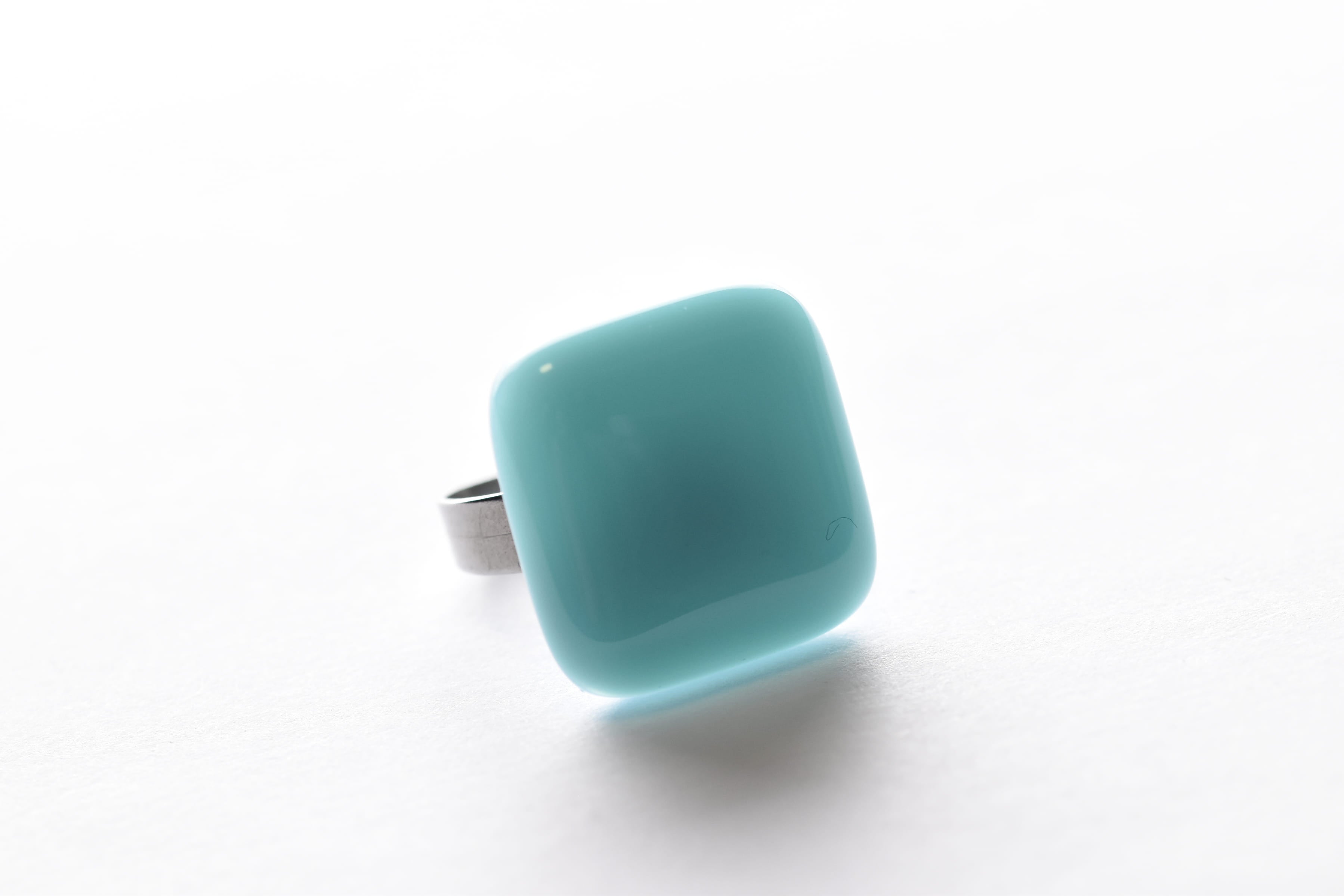 Kézzel készült üveg gyűrű